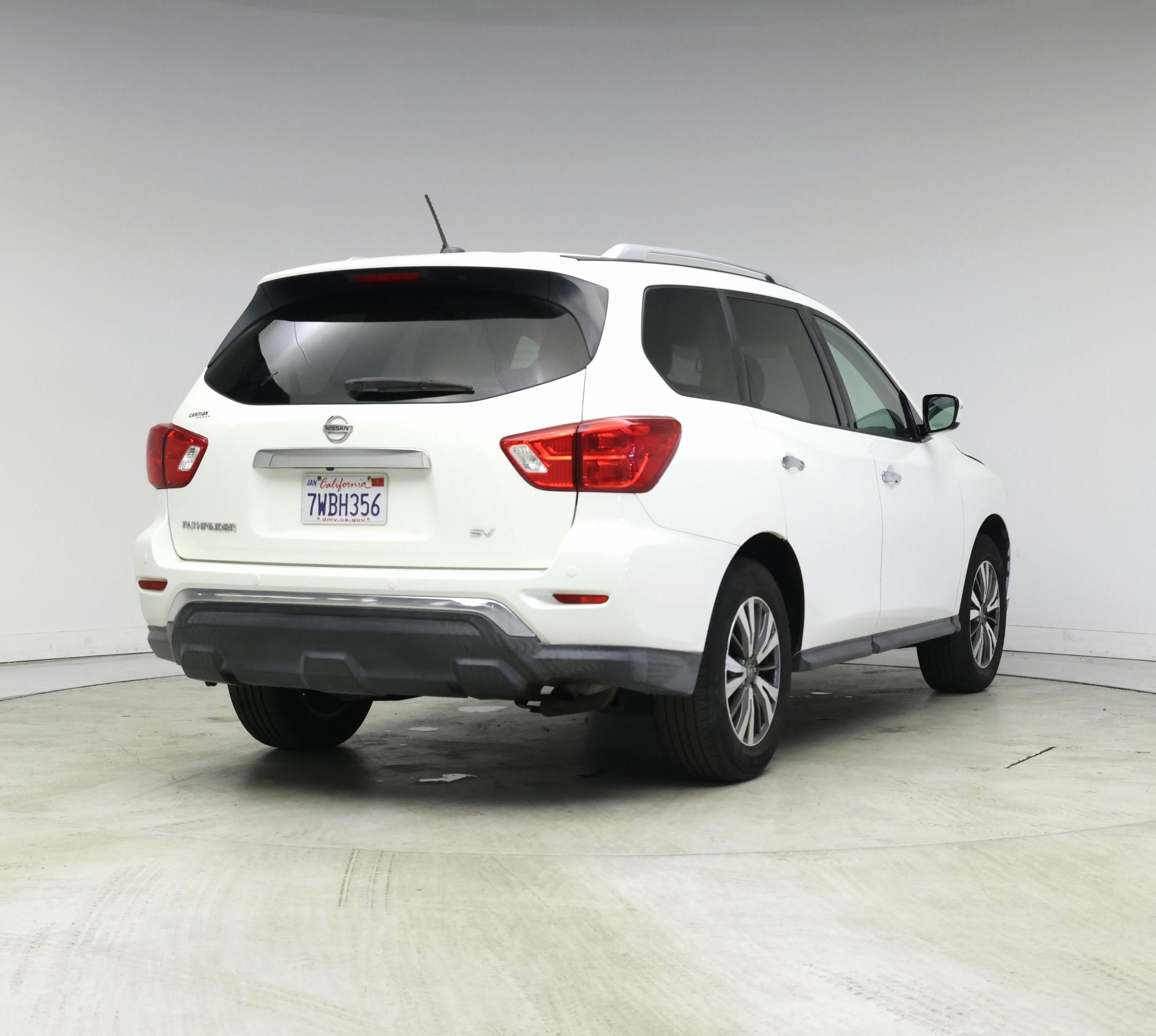 Thumbnail: 2017 Nissan Pathfinder - 8