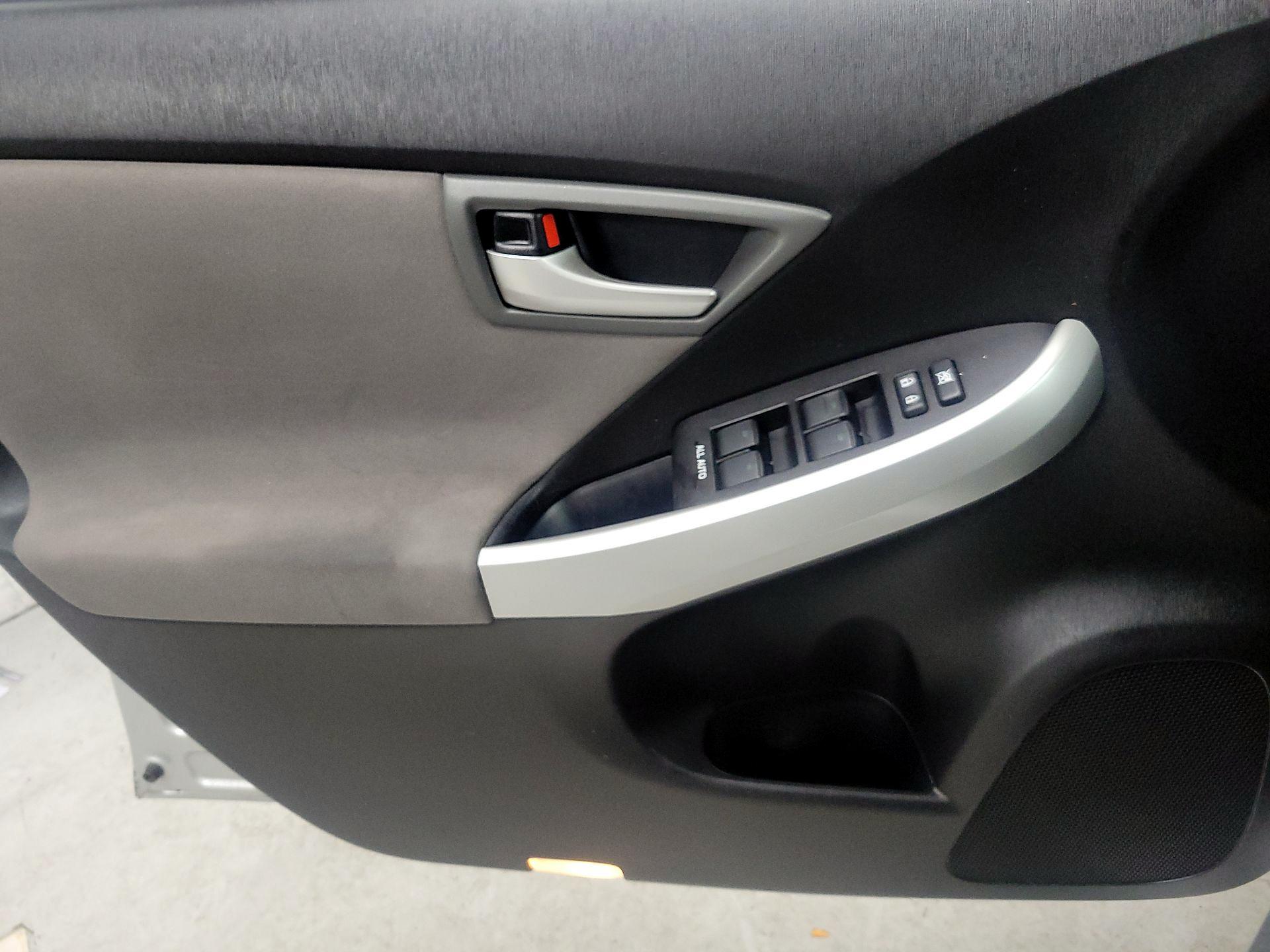 Thumbnail: 2014 Toyota Prius - 12
