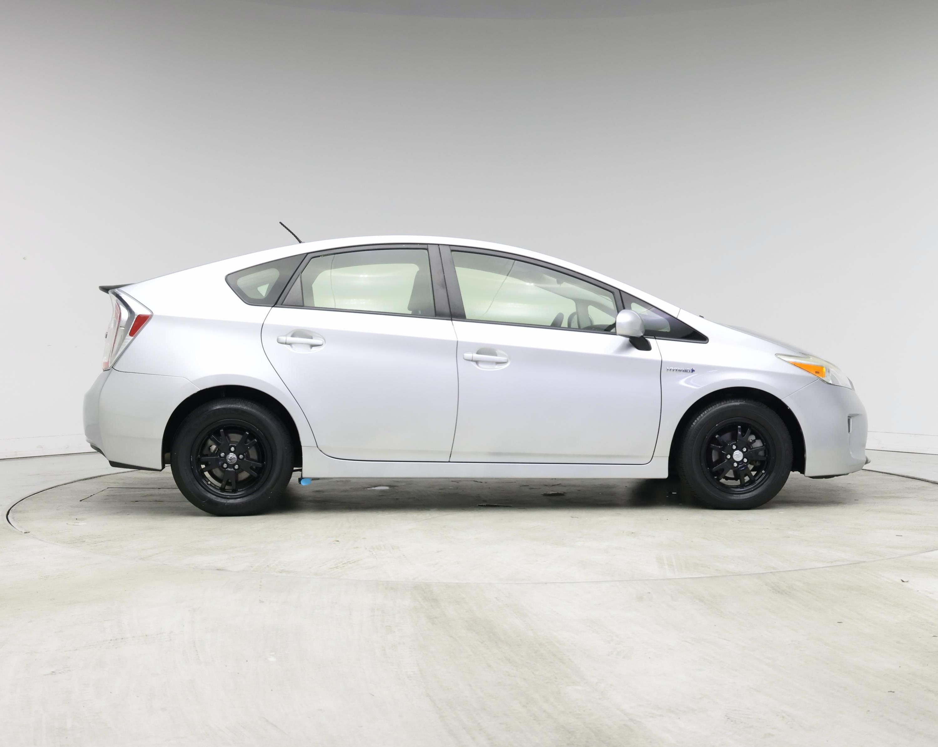 Thumbnail: 2014 Toyota Prius - 7
