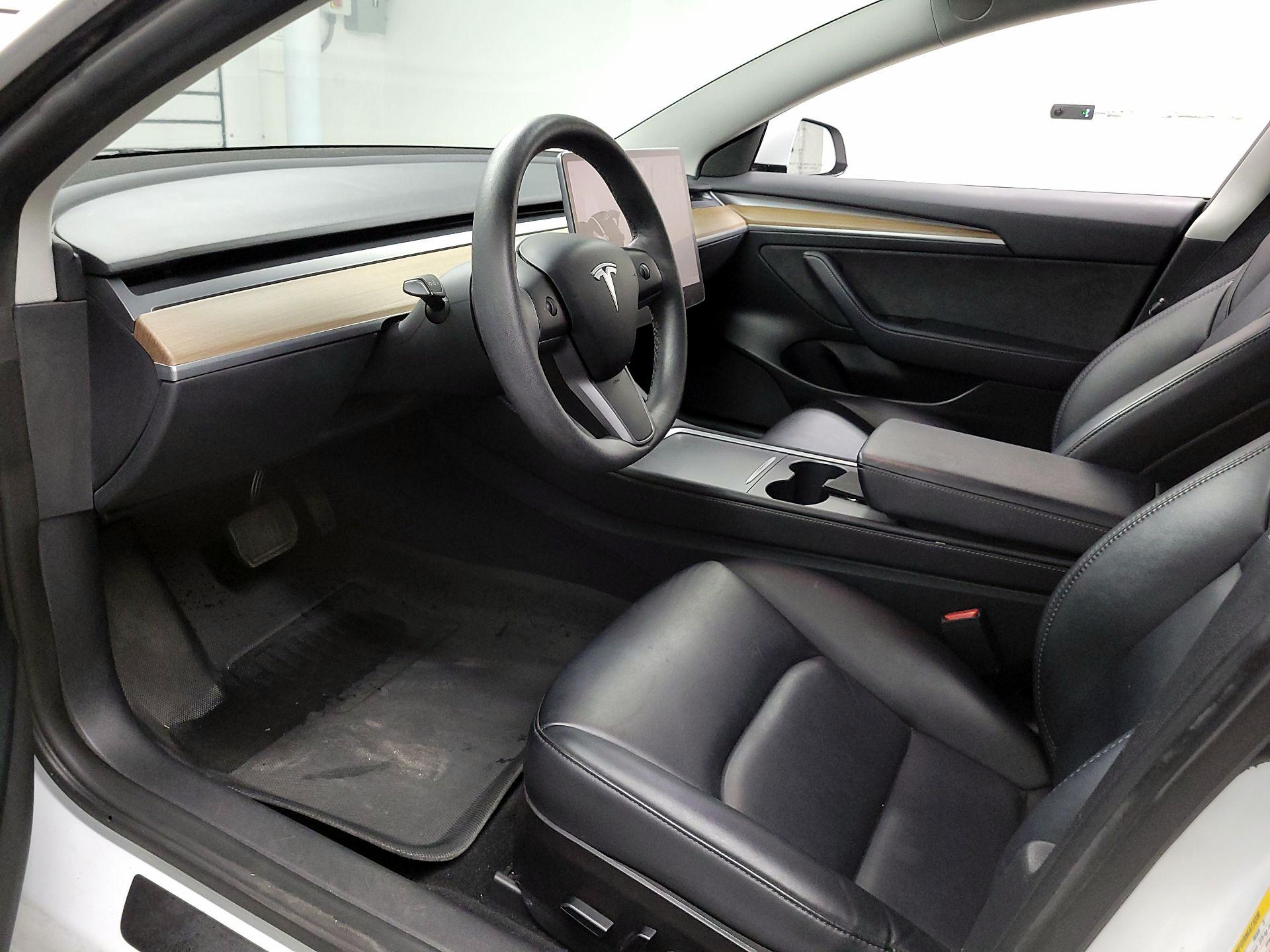 Thumbnail: 2023 Tesla Model 3 - 11