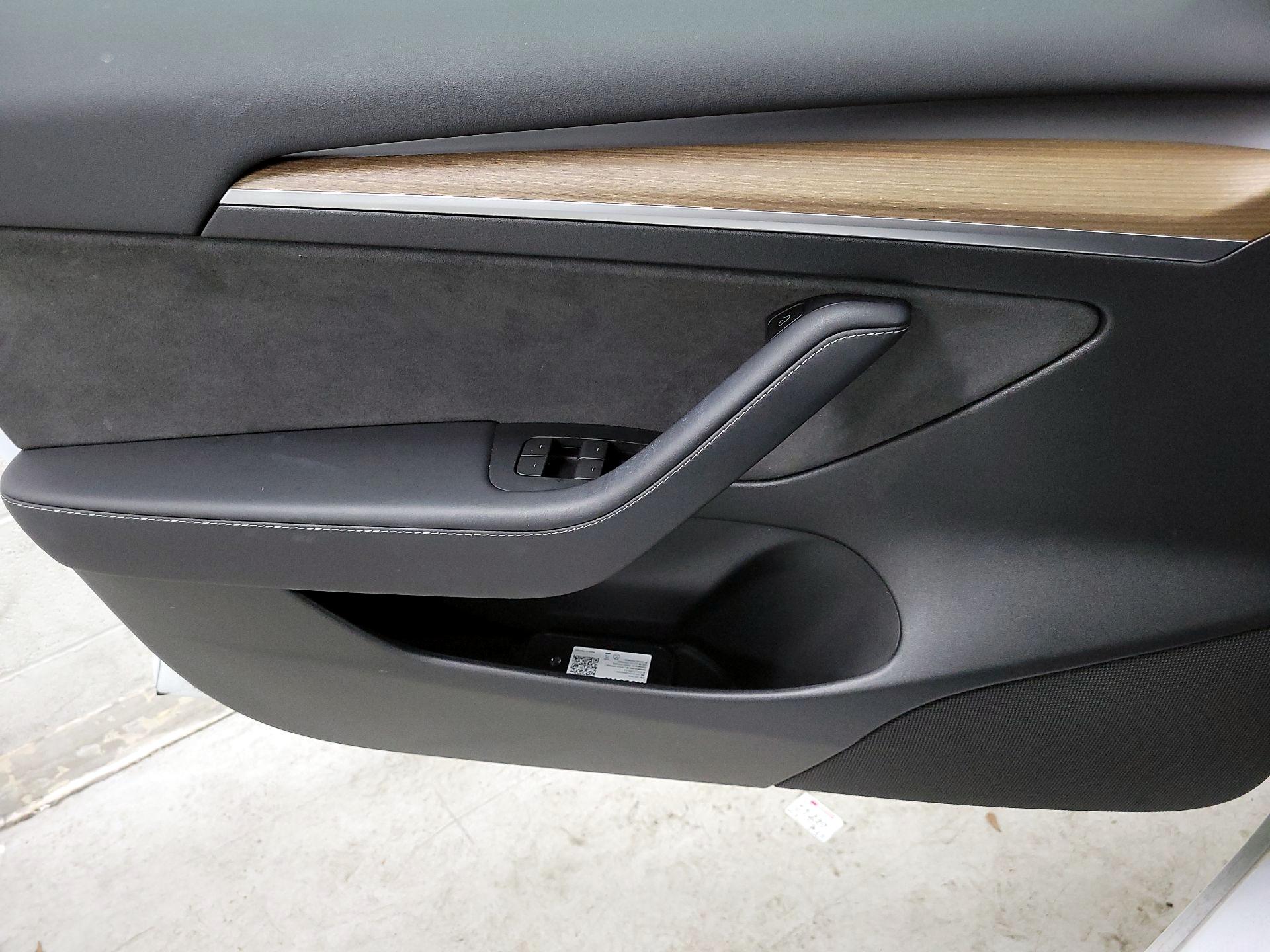 Thumbnail: 2023 Tesla Model 3 - 12