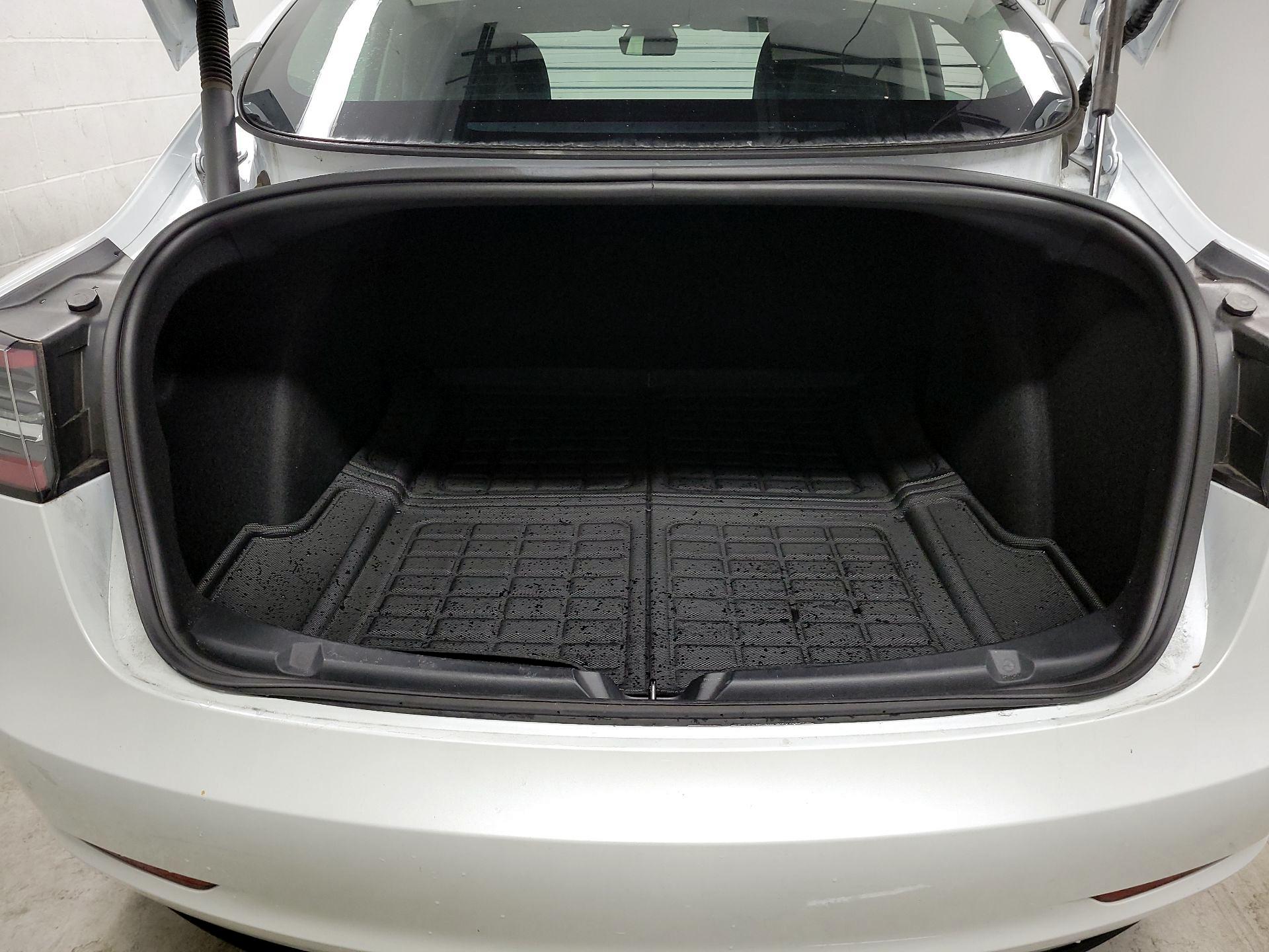 Thumbnail: 2023 Tesla Model 3 - 19