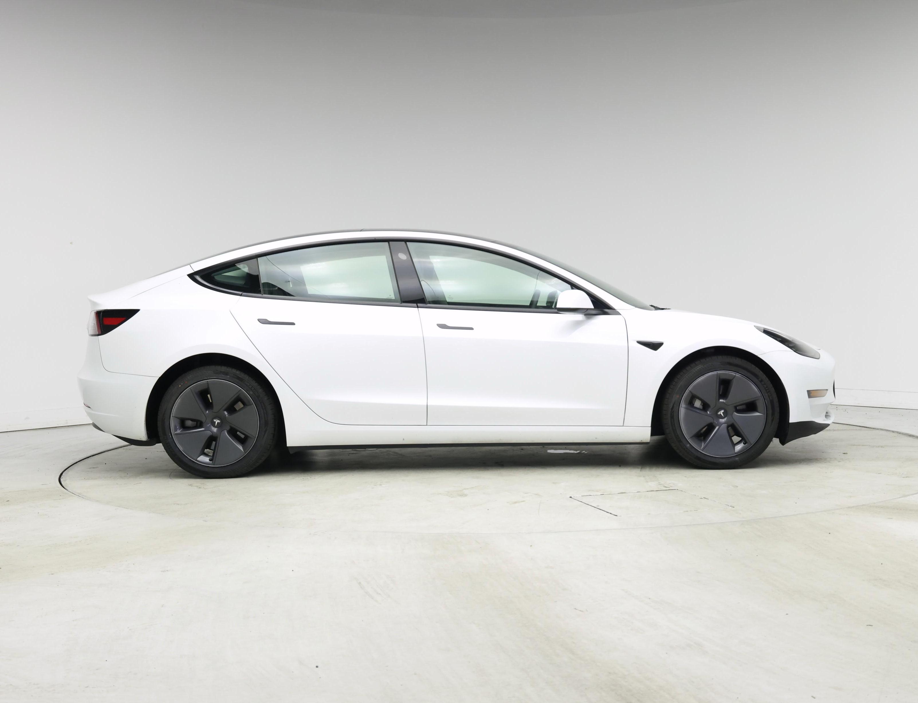 Thumbnail: 2023 Tesla Model 3 - 7