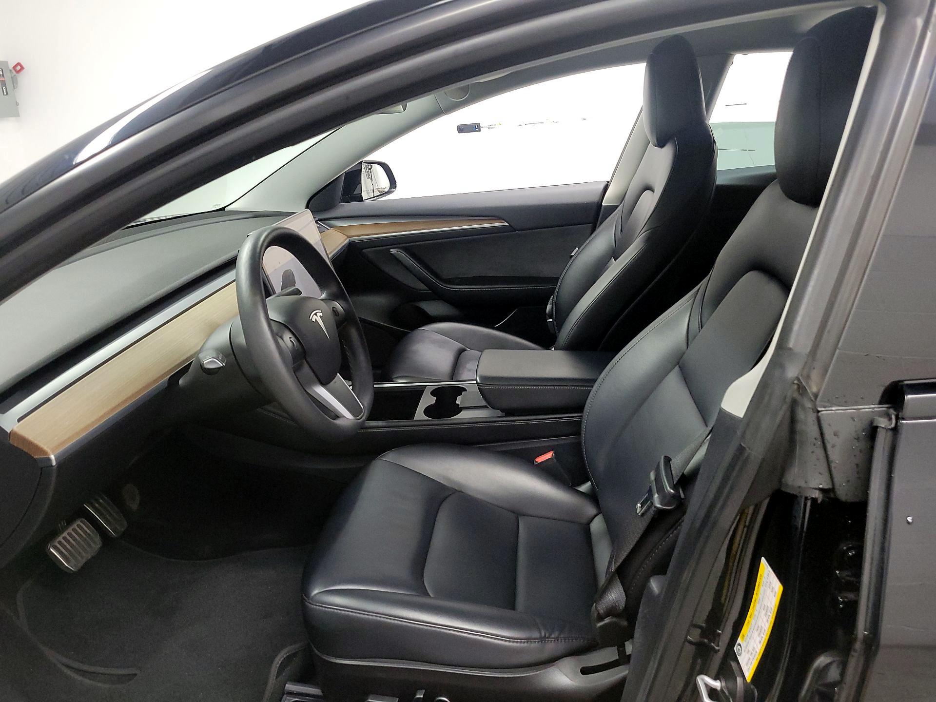 Thumbnail: 2022 Tesla Model 3 - 11