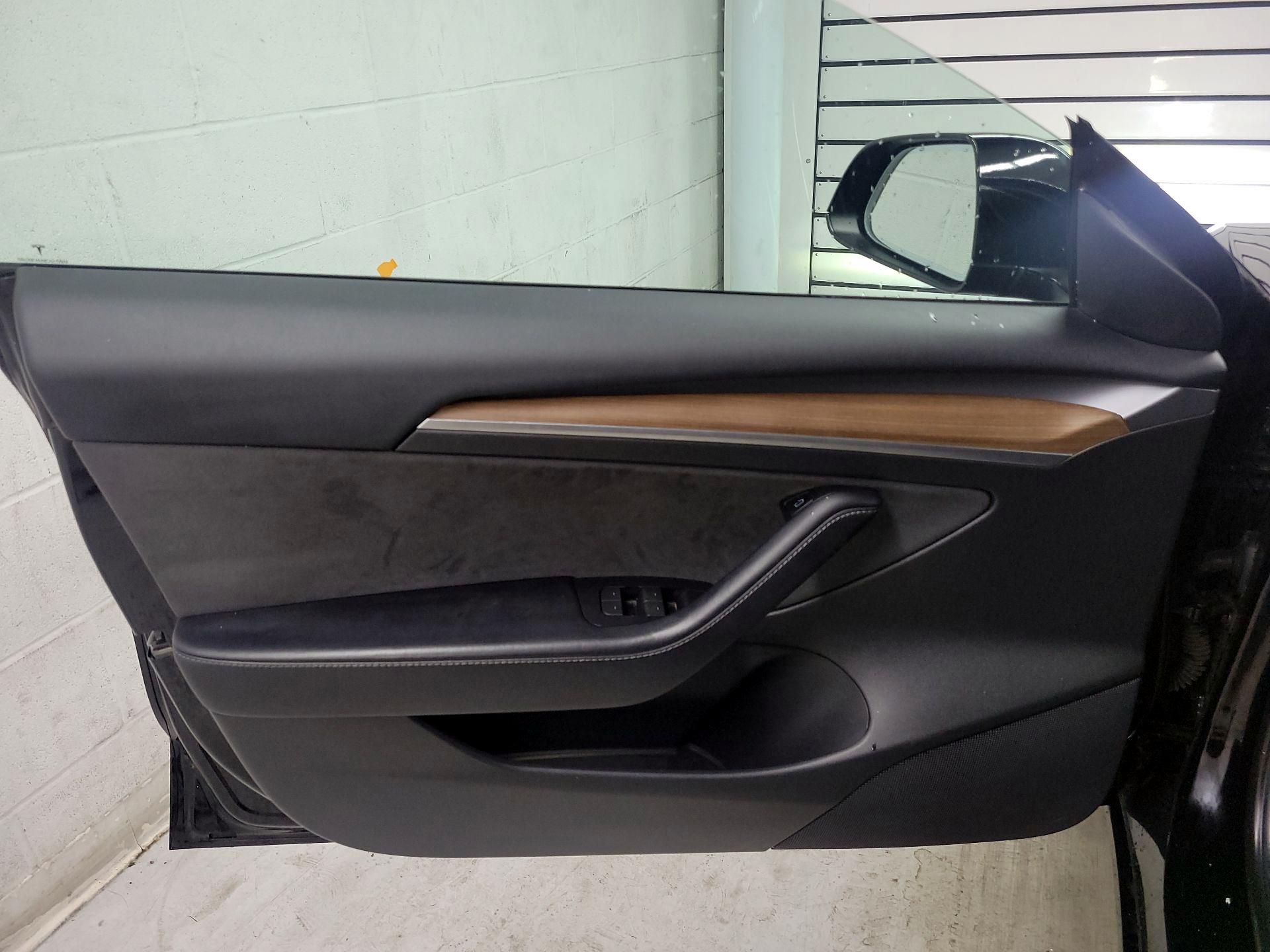 Thumbnail: 2022 Tesla Model 3 - 12