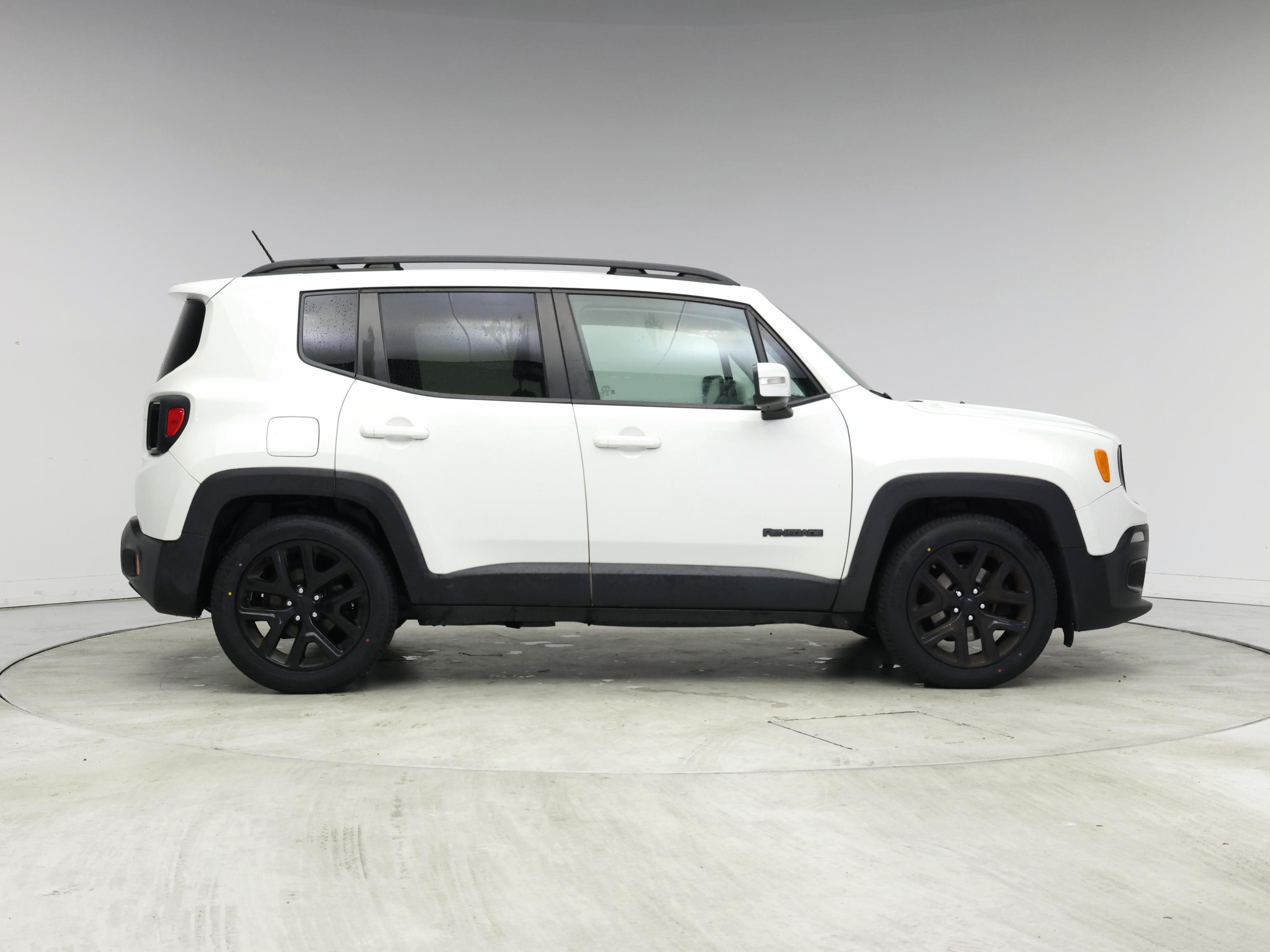 Thumbnail: 2017 Jeep Renegade - 7