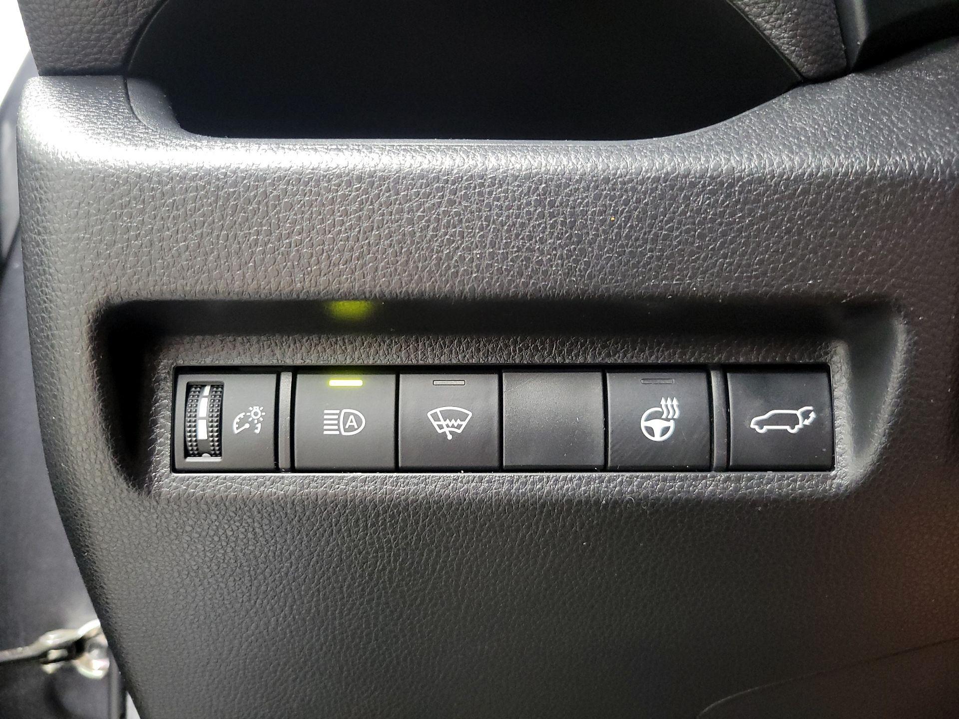 Thumbnail: 2021 Toyota RAV4 - 13