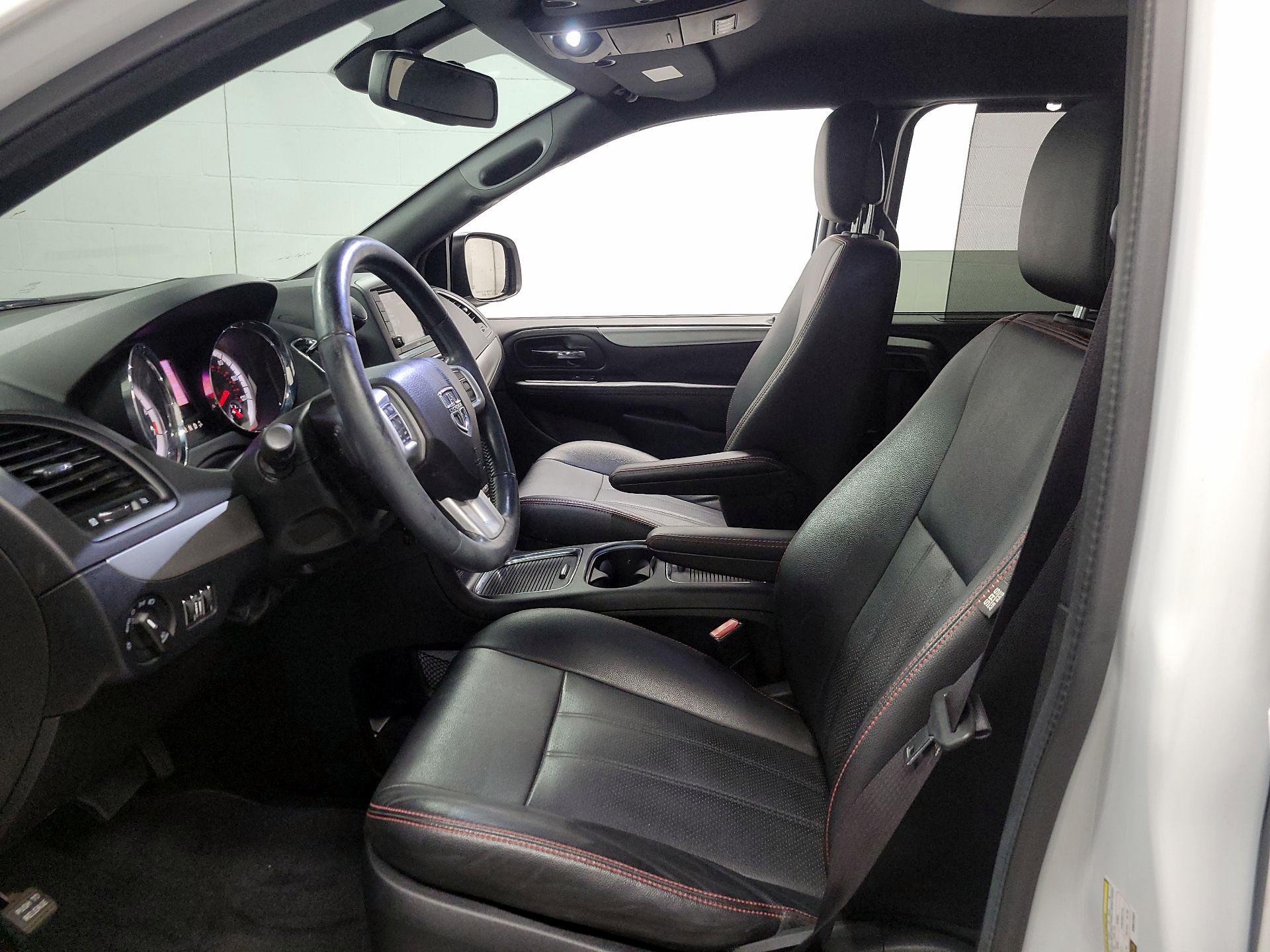 Thumbnail: 2019 Dodge Grand Caravan - 11