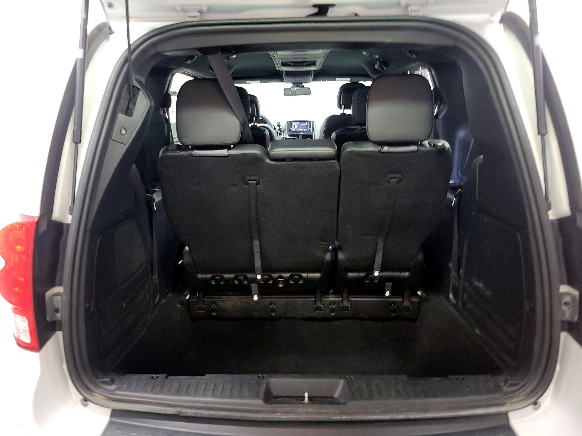 Thumbnail: 2019 Dodge Grand Caravan - 18