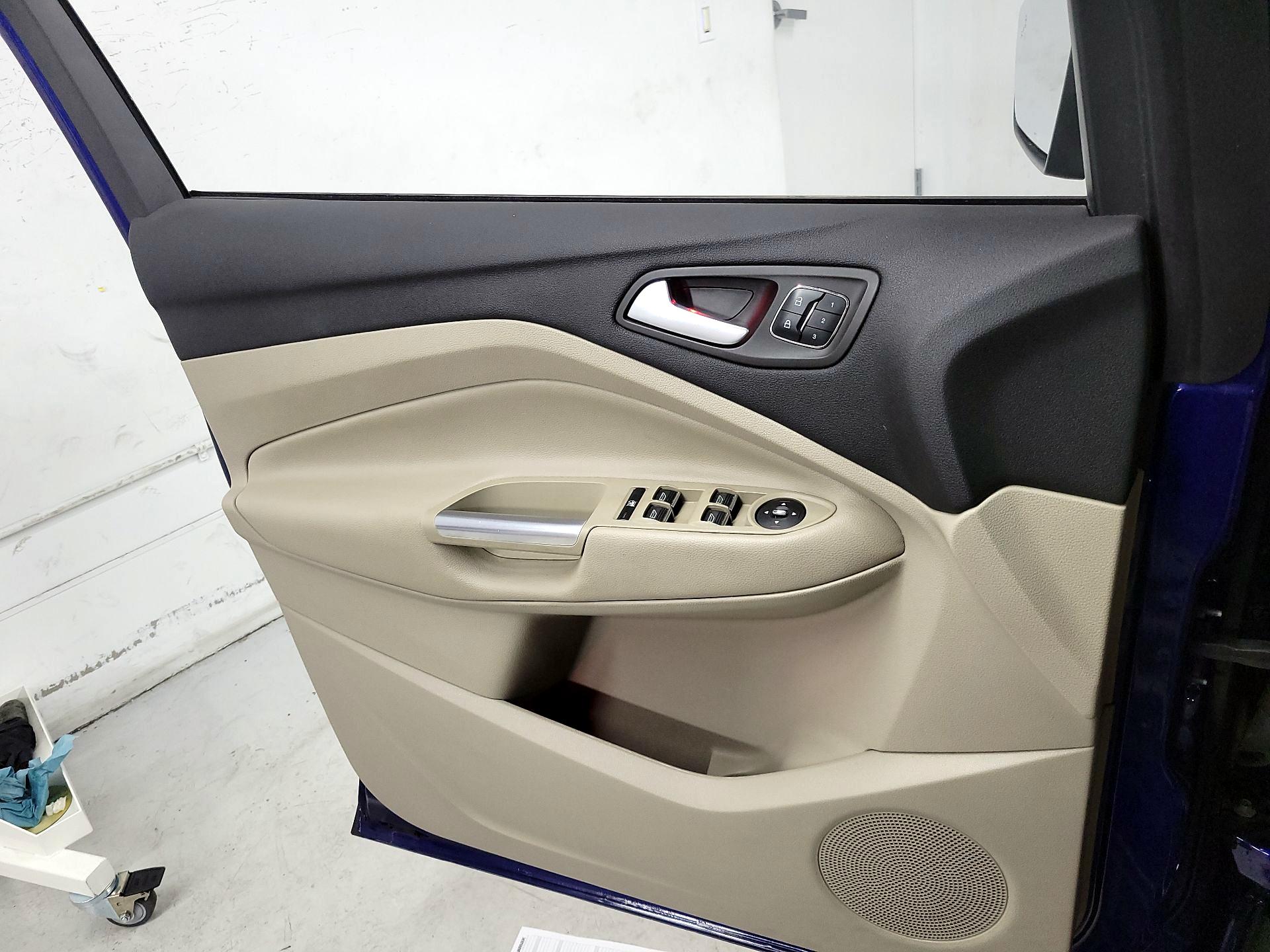 Thumbnail: 2016 Ford Escape - 12