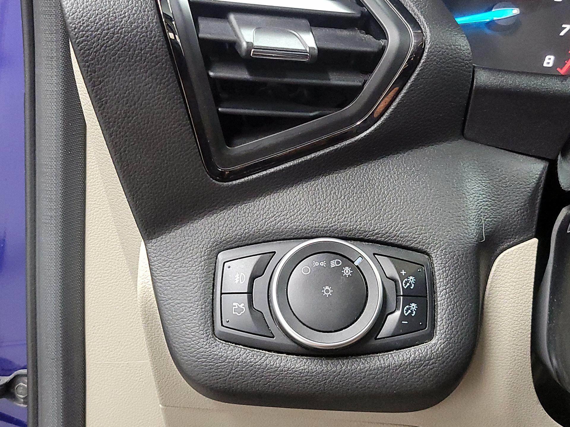 Thumbnail: 2016 Ford Escape - 13