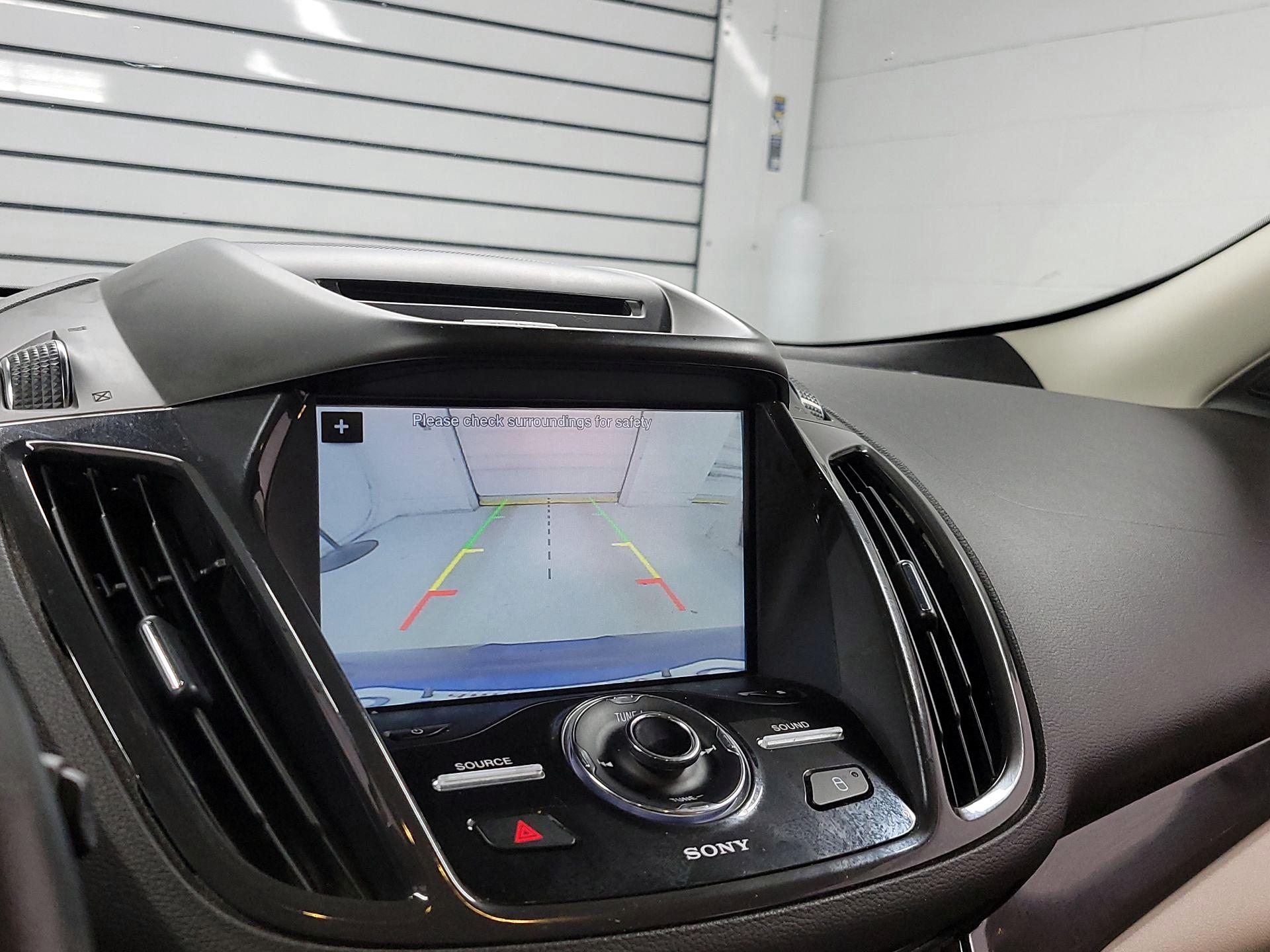 Thumbnail: 2016 Ford Escape - 14