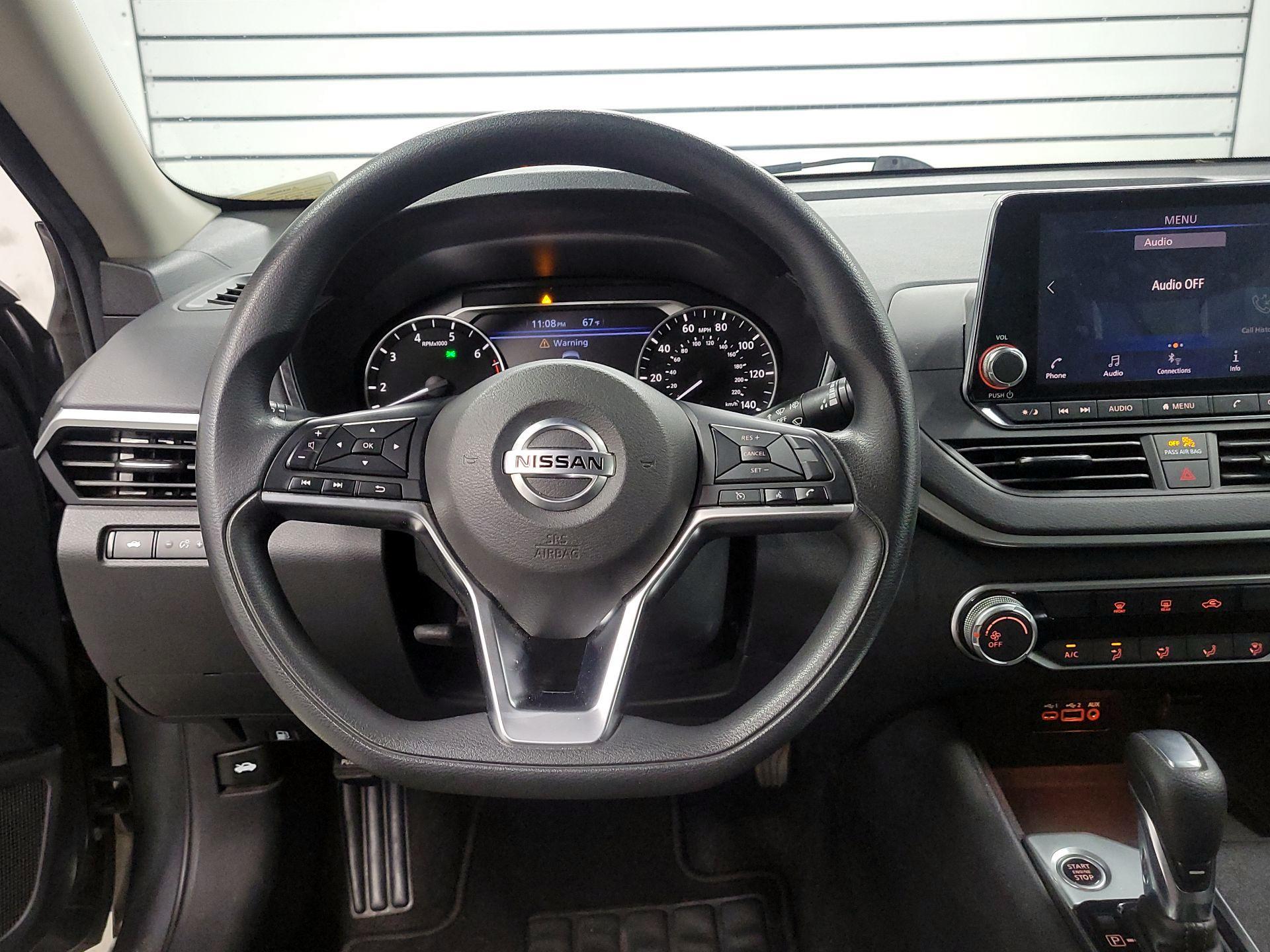 Thumbnail: 2019 Nissan Altima - 10