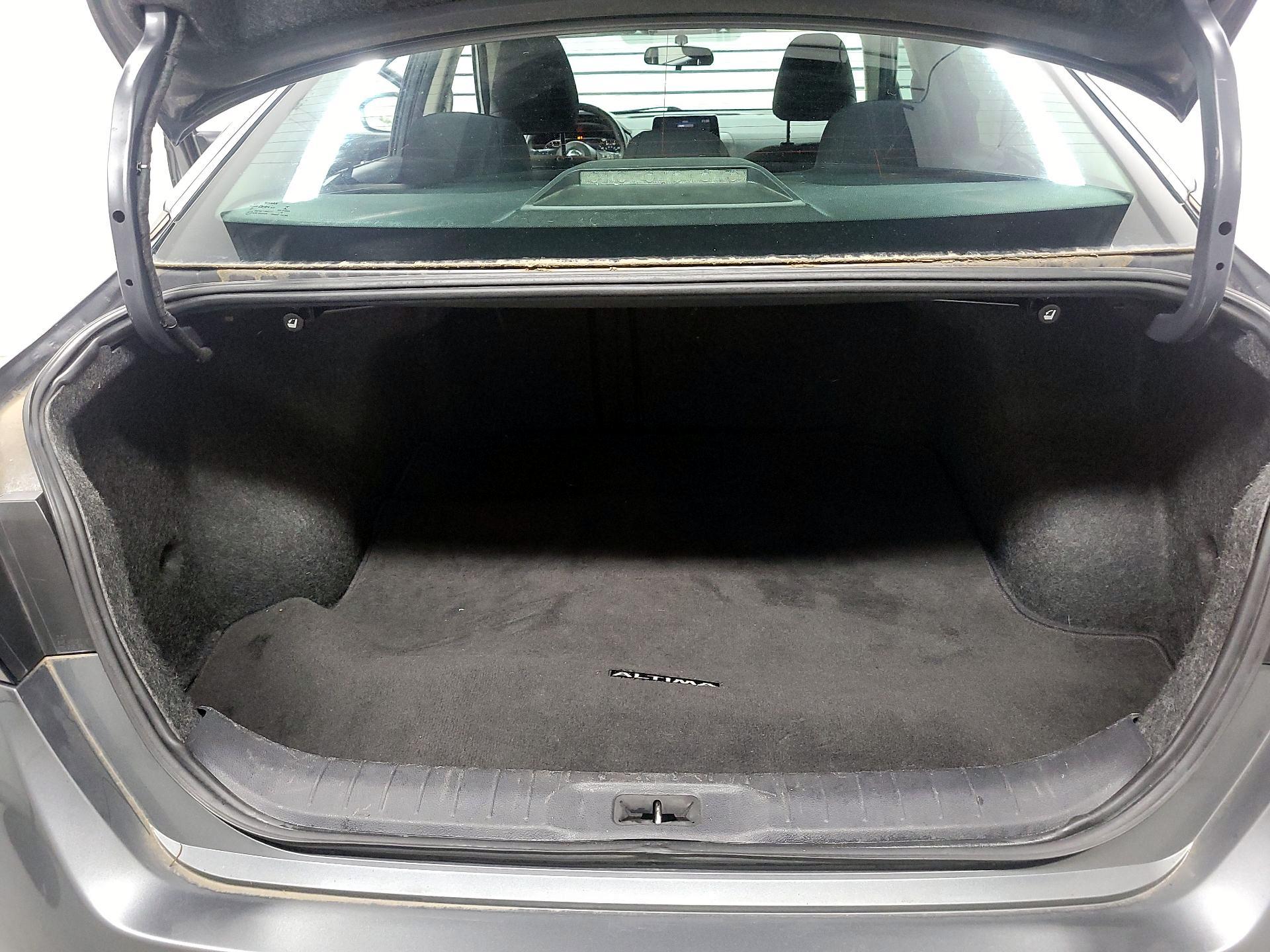 Thumbnail: 2019 Nissan Altima - 19