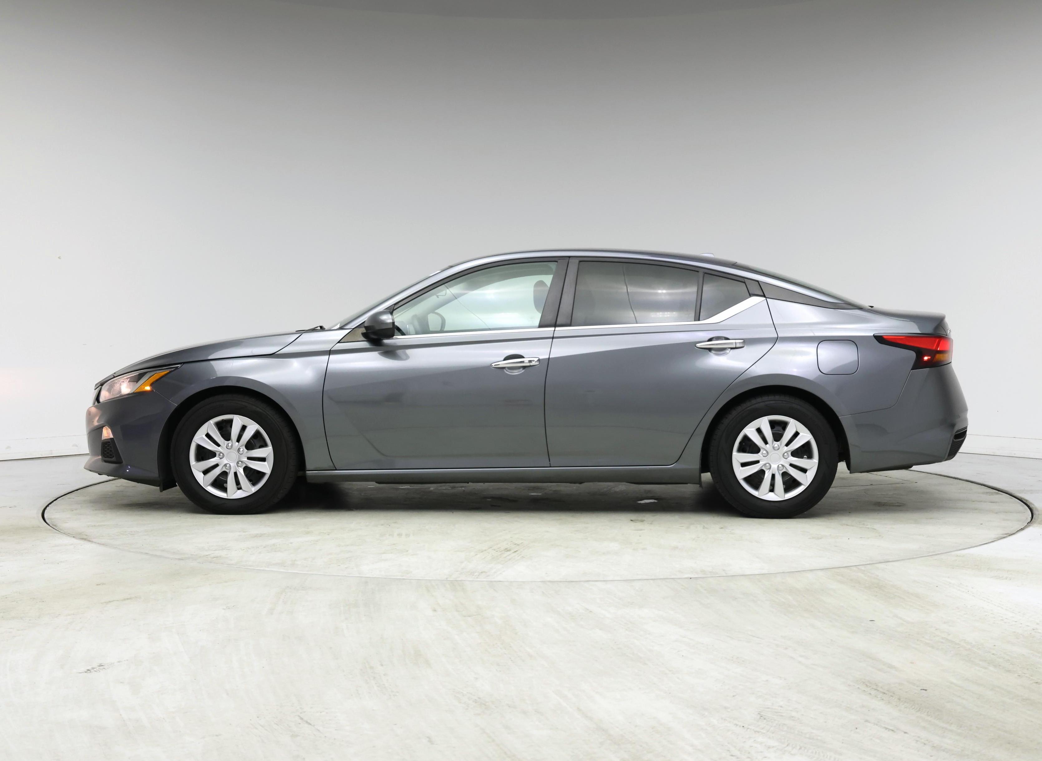 Thumbnail: 2019 Nissan Altima - 3
