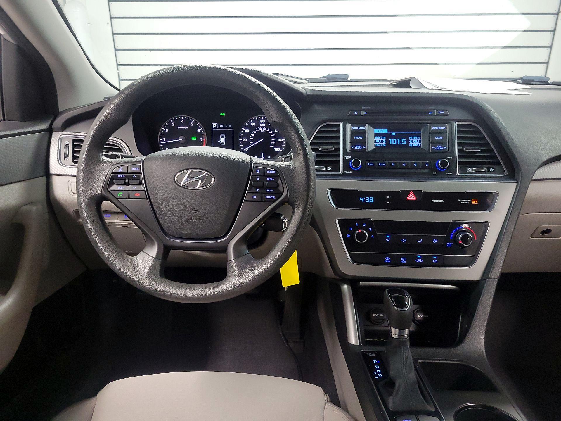 Thumbnail: 2015 Hyundai Sonata - 9