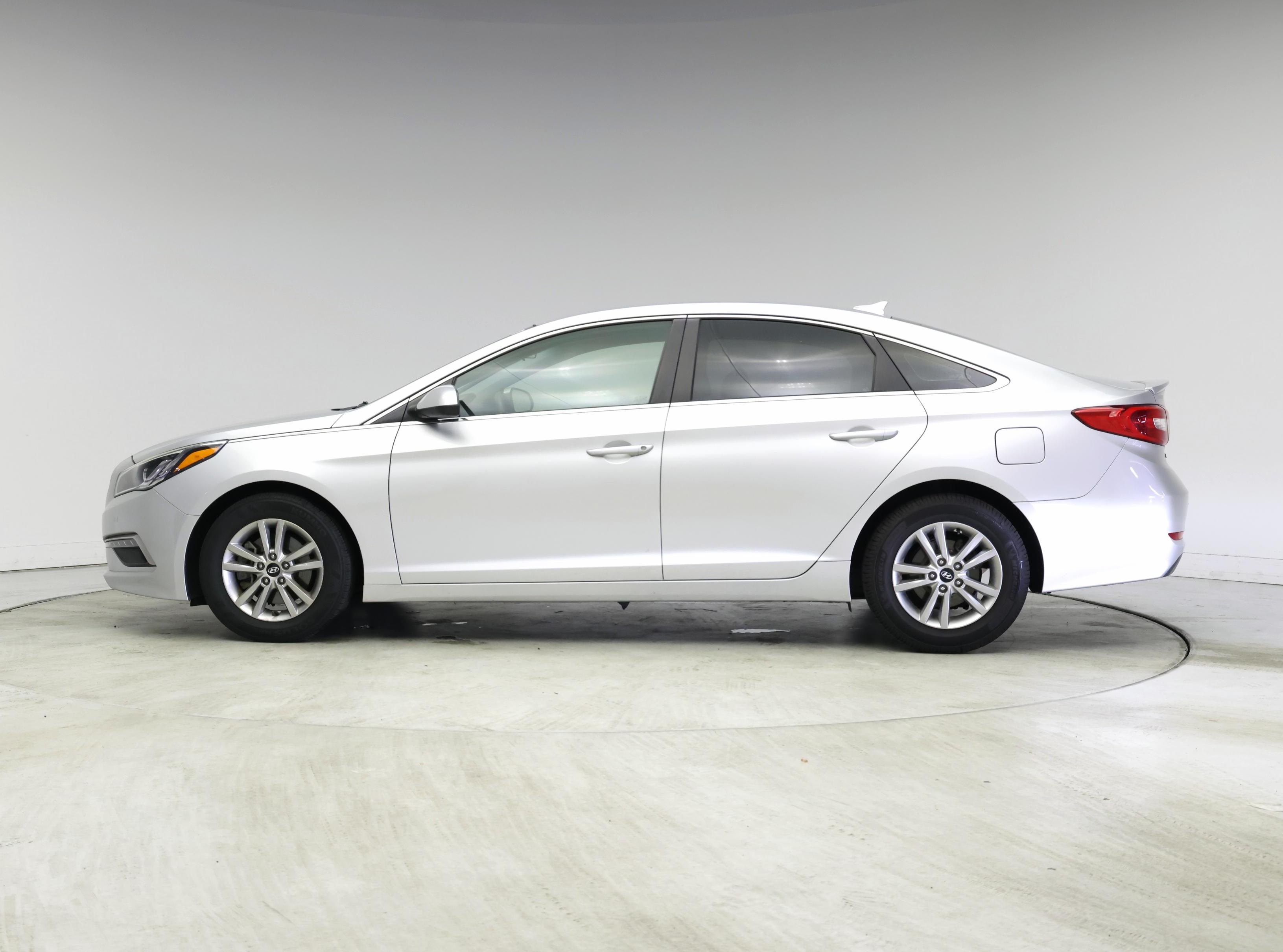 Thumbnail: 2015 Hyundai Sonata - 3