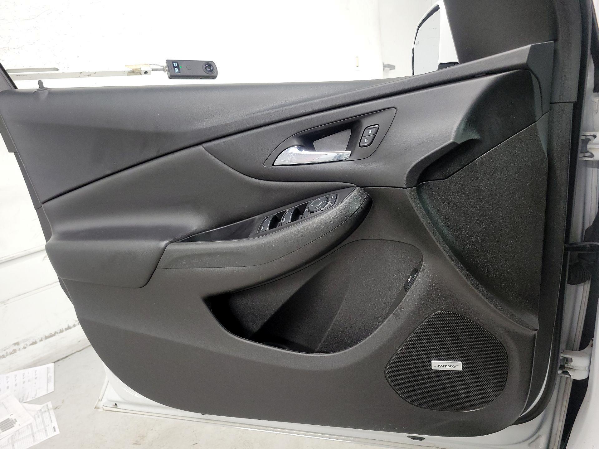Thumbnail: 2017 Chevrolet Volt - 12