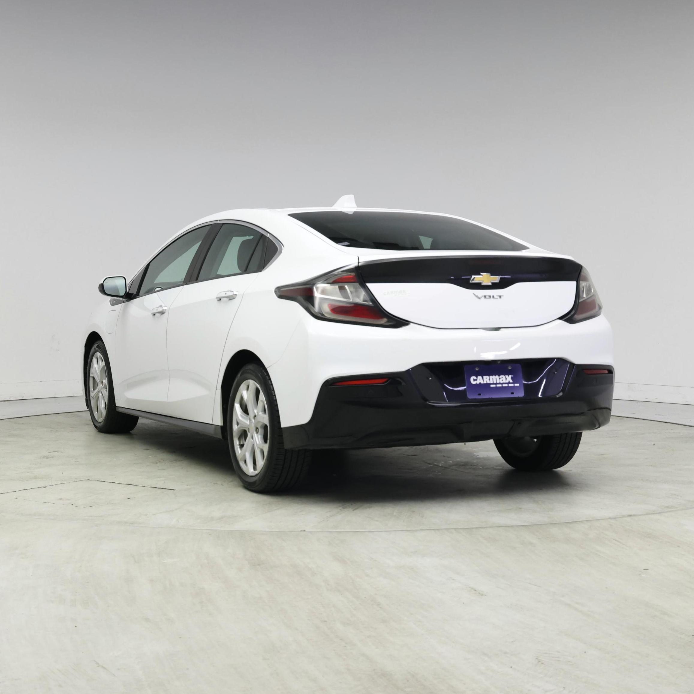 Thumbnail: 2017 Chevrolet Volt - 2