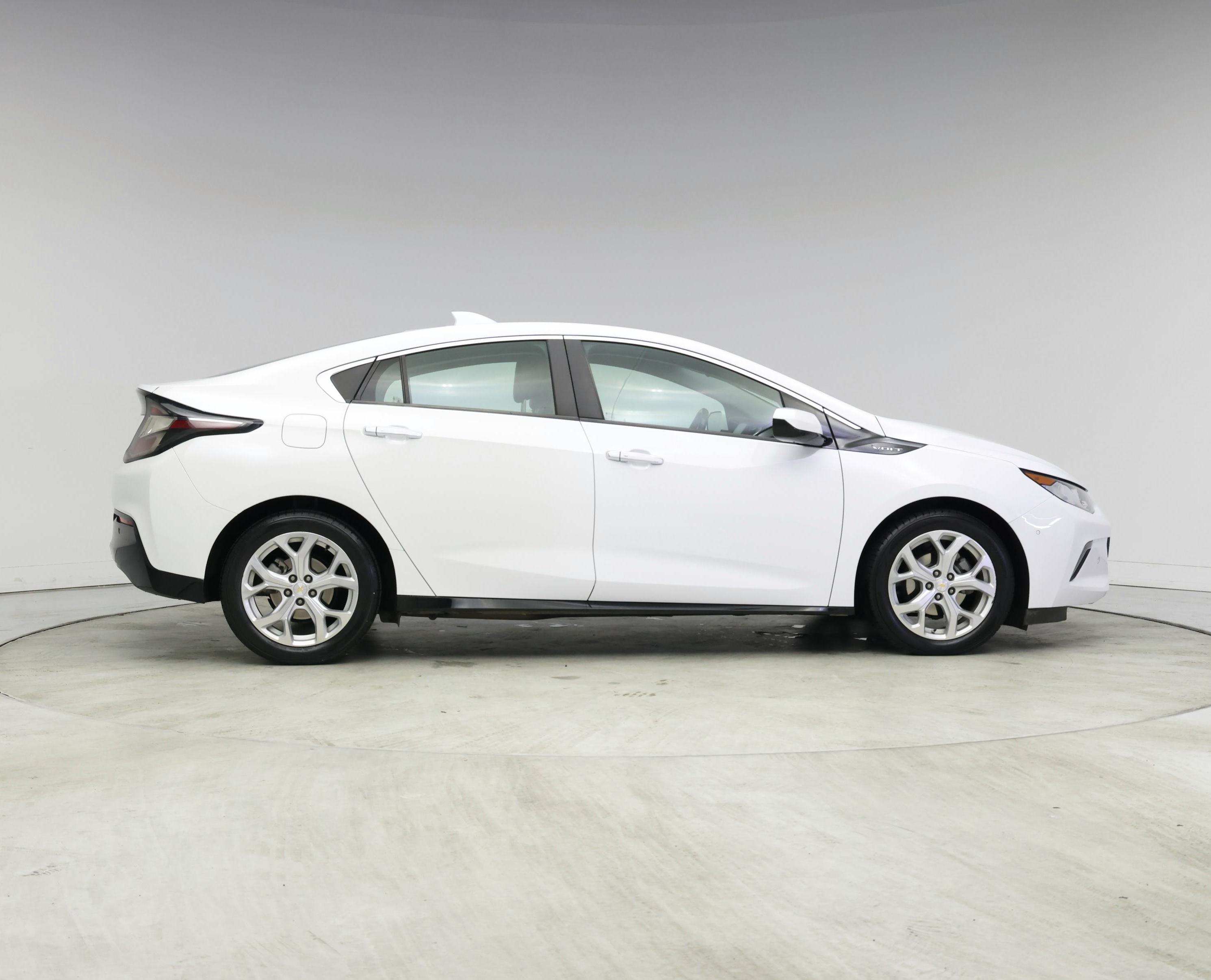 Thumbnail: 2017 Chevrolet Volt - 7