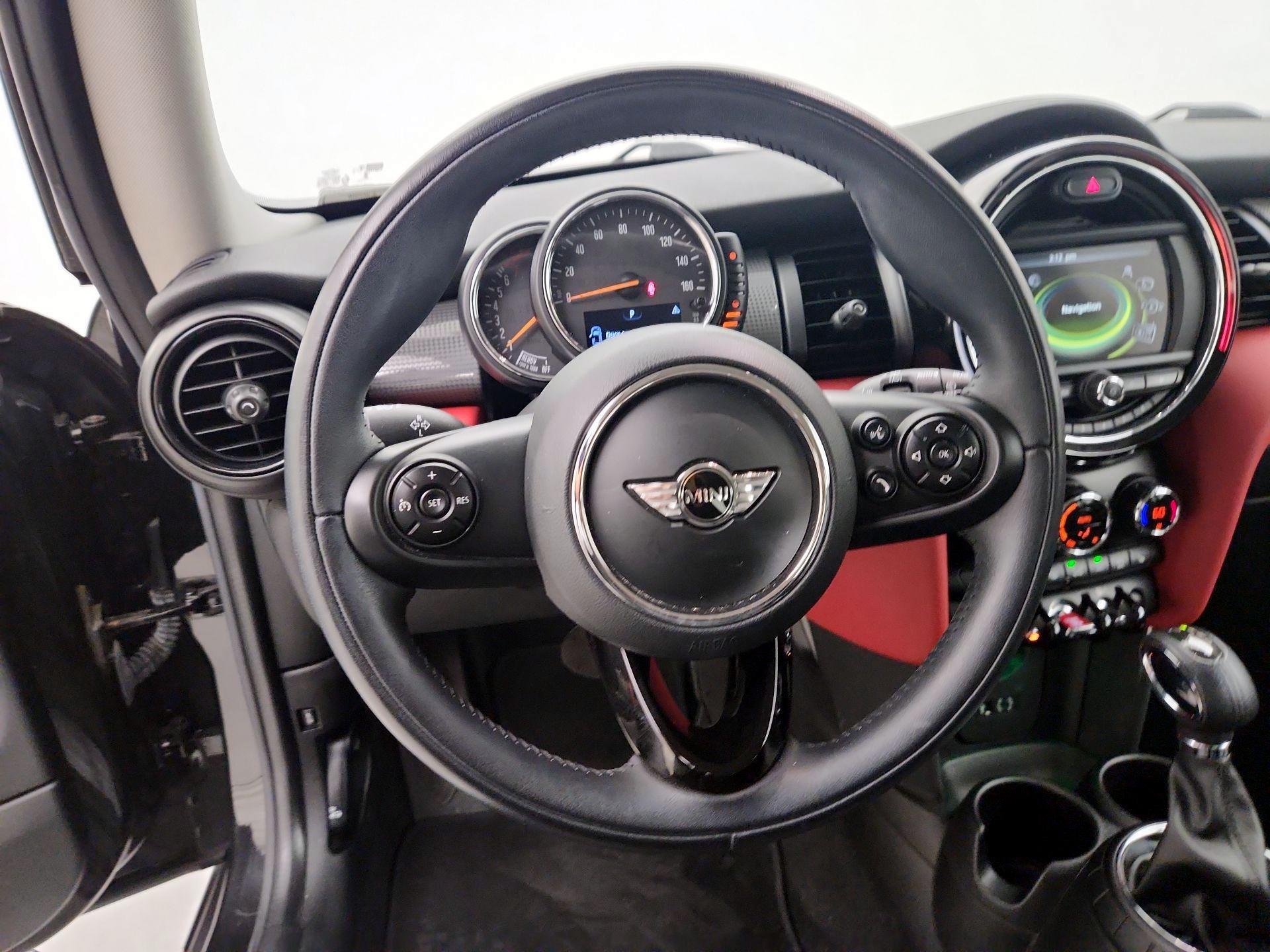 Thumbnail: 2015 MINI Cooper Hardtop - 10