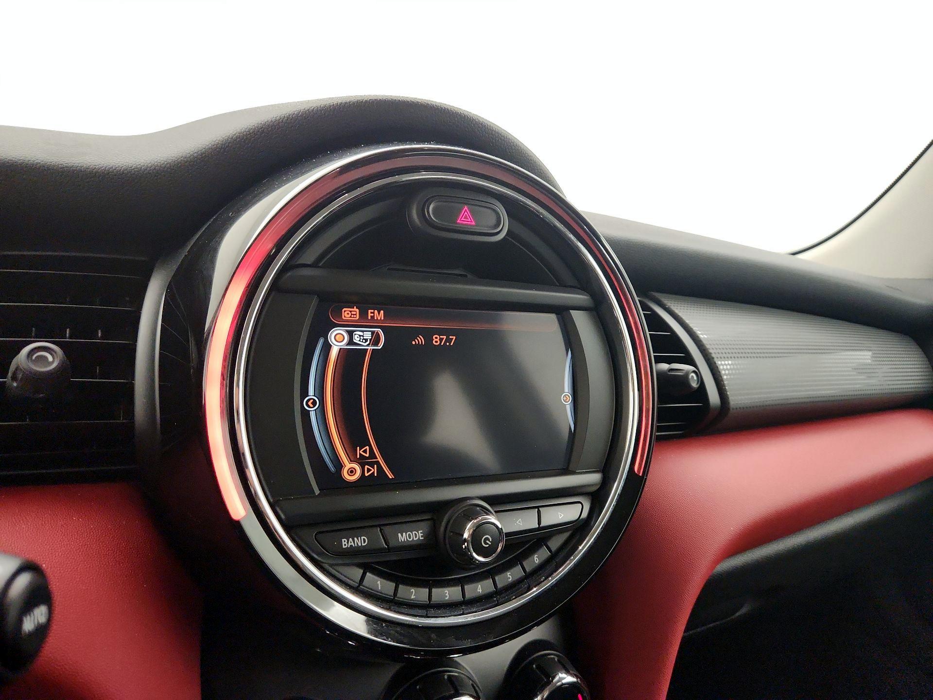 Thumbnail: 2015 MINI Cooper Hardtop - 16
