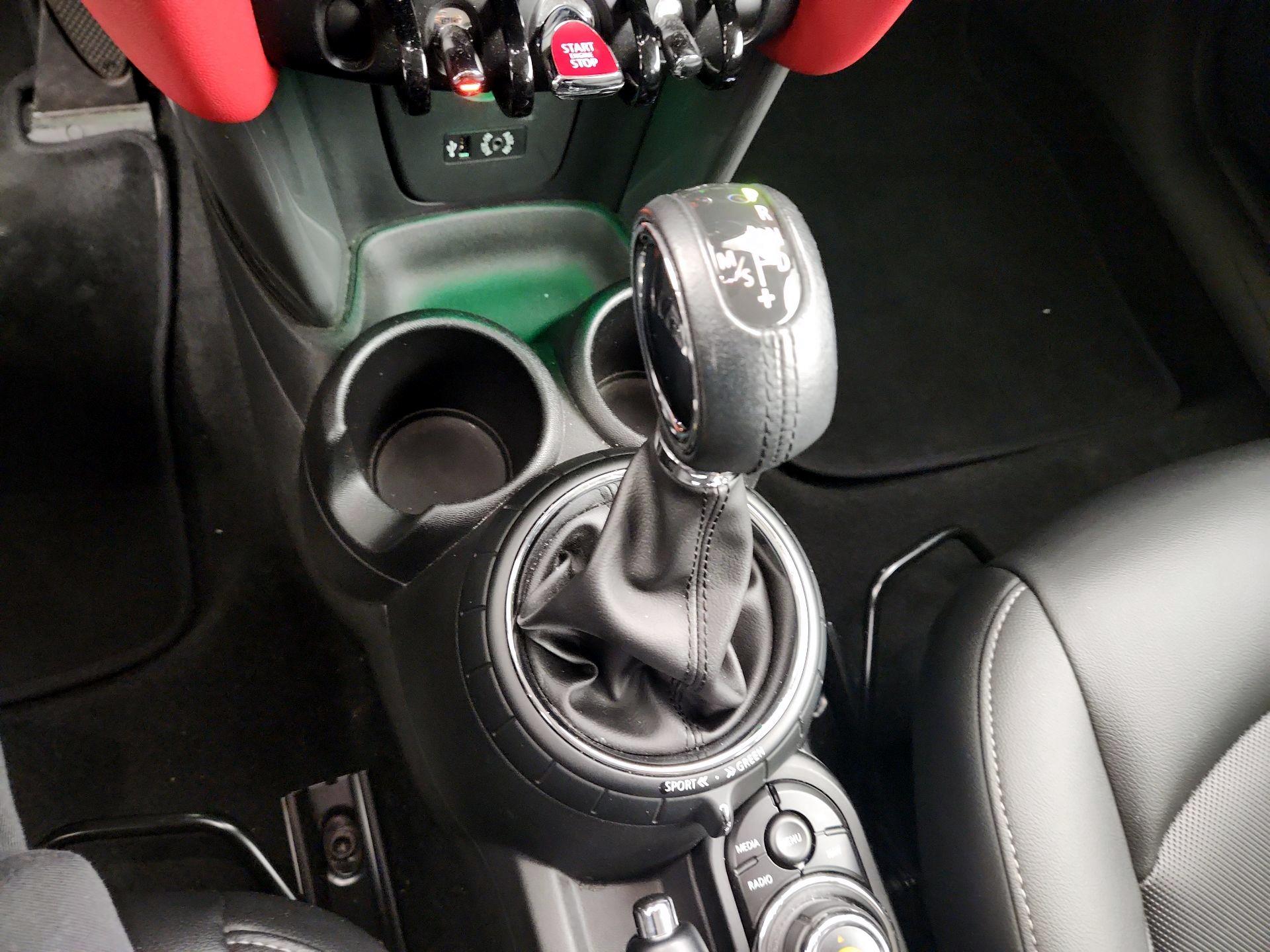 Thumbnail: 2015 MINI Cooper Hardtop - 18