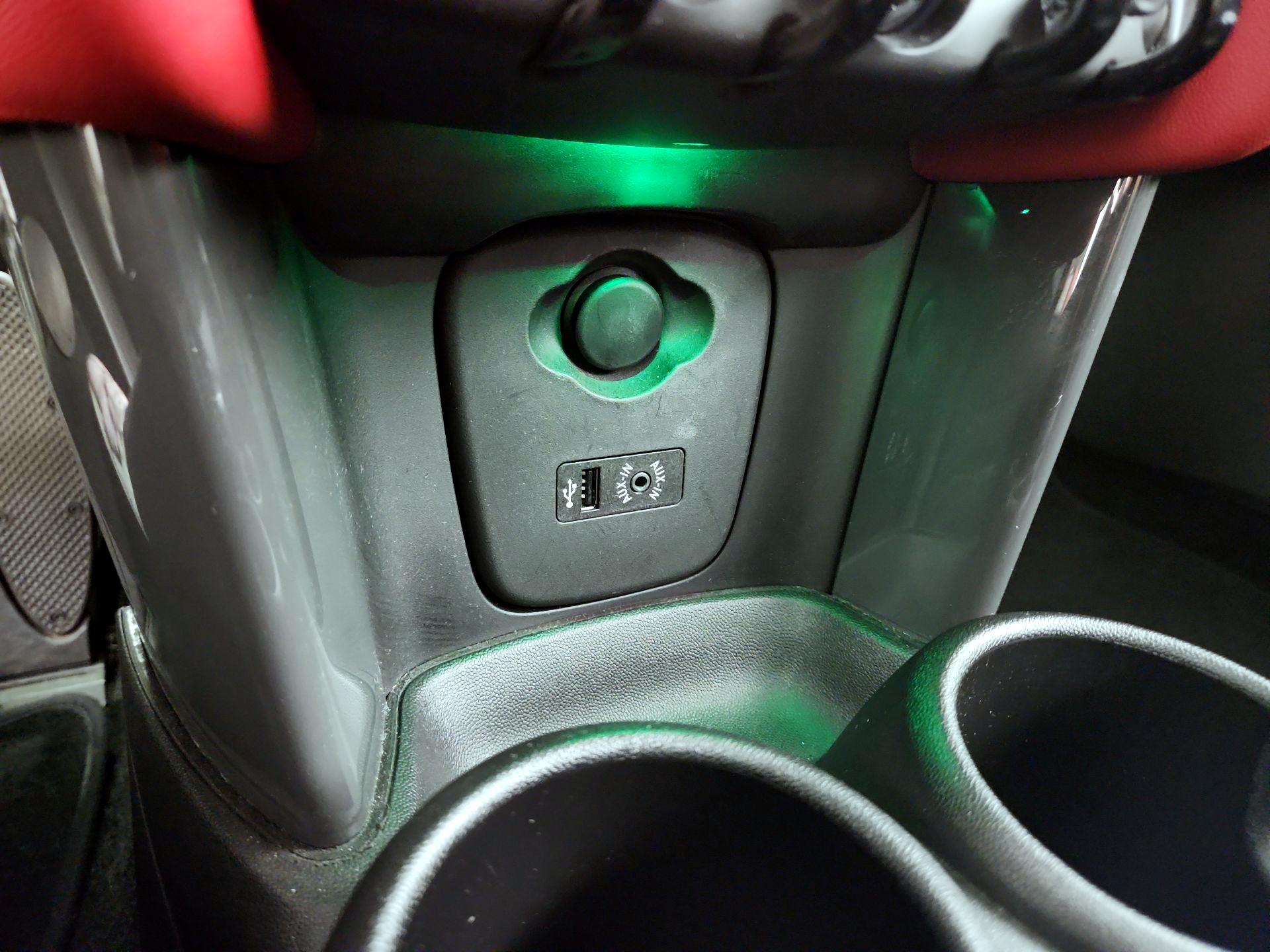 Thumbnail: 2015 MINI Cooper Hardtop - 19