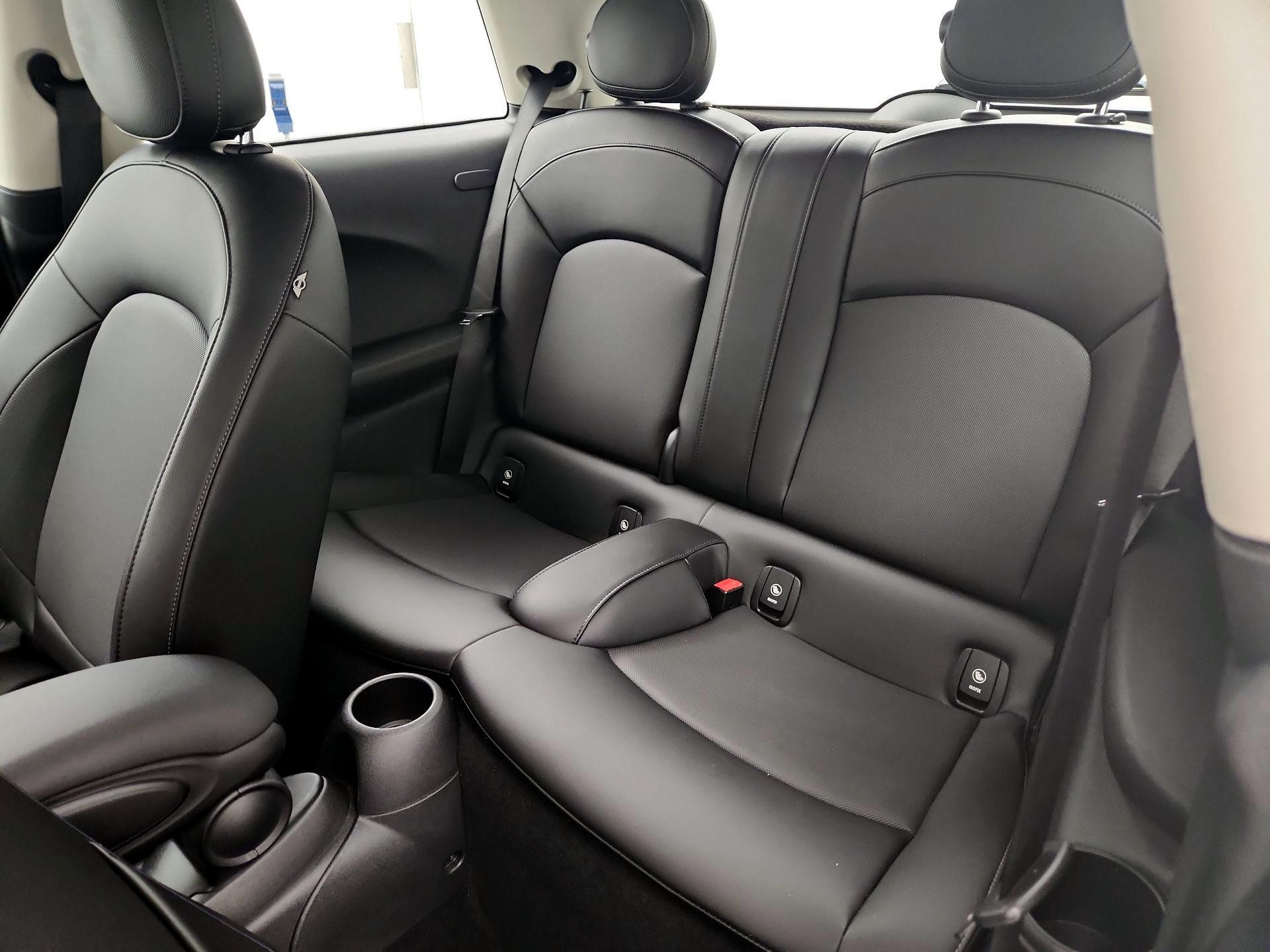Thumbnail: 2015 MINI Cooper Hardtop - 20