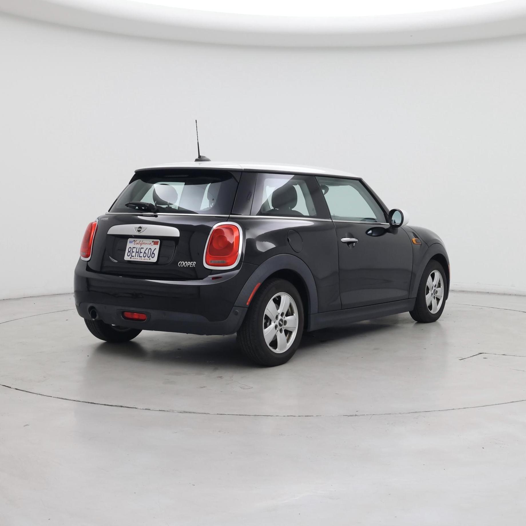 Thumbnail: 2015 MINI Cooper Hardtop - 8
