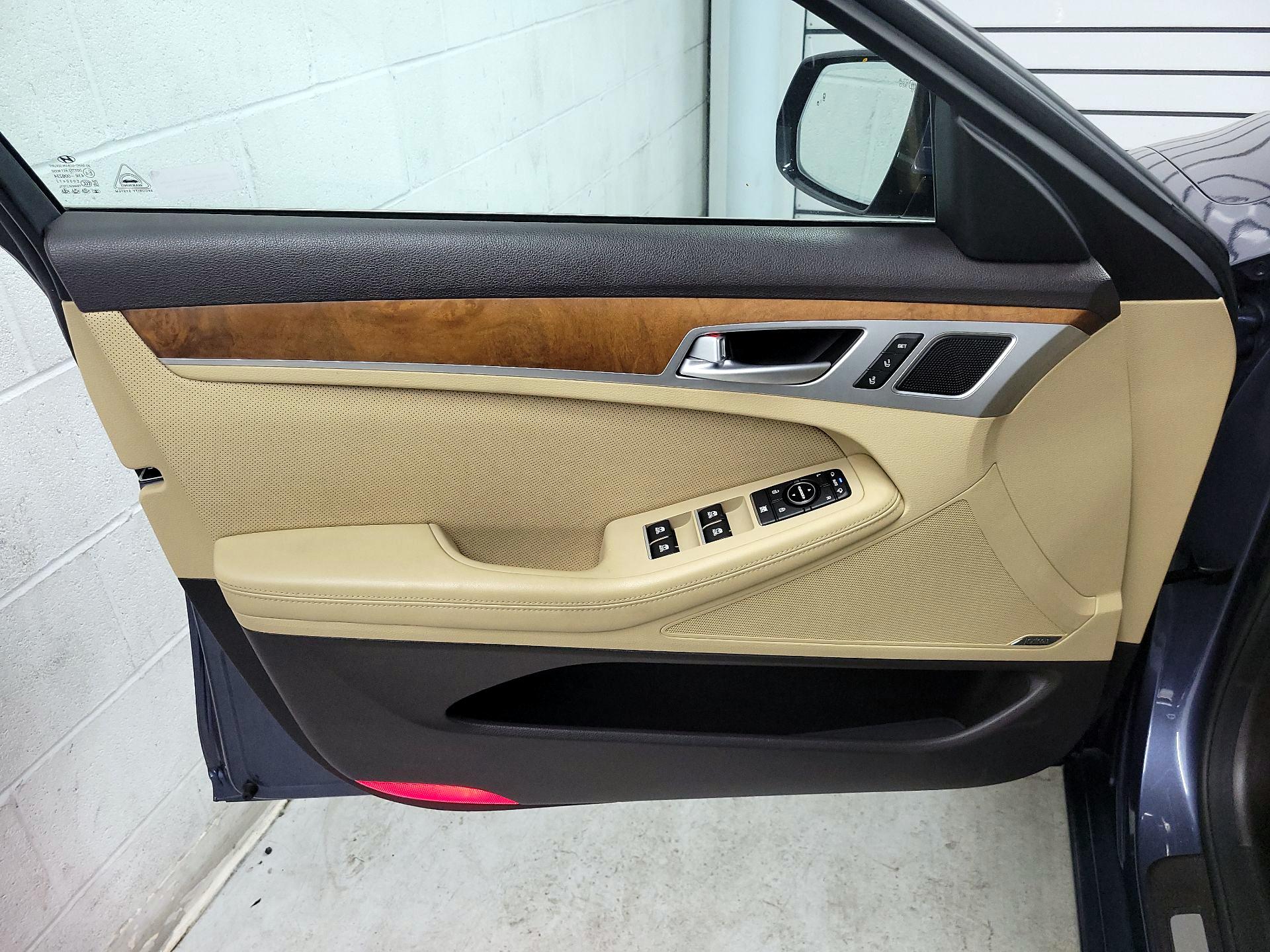 Thumbnail: 2016 Hyundai Genesis - 12