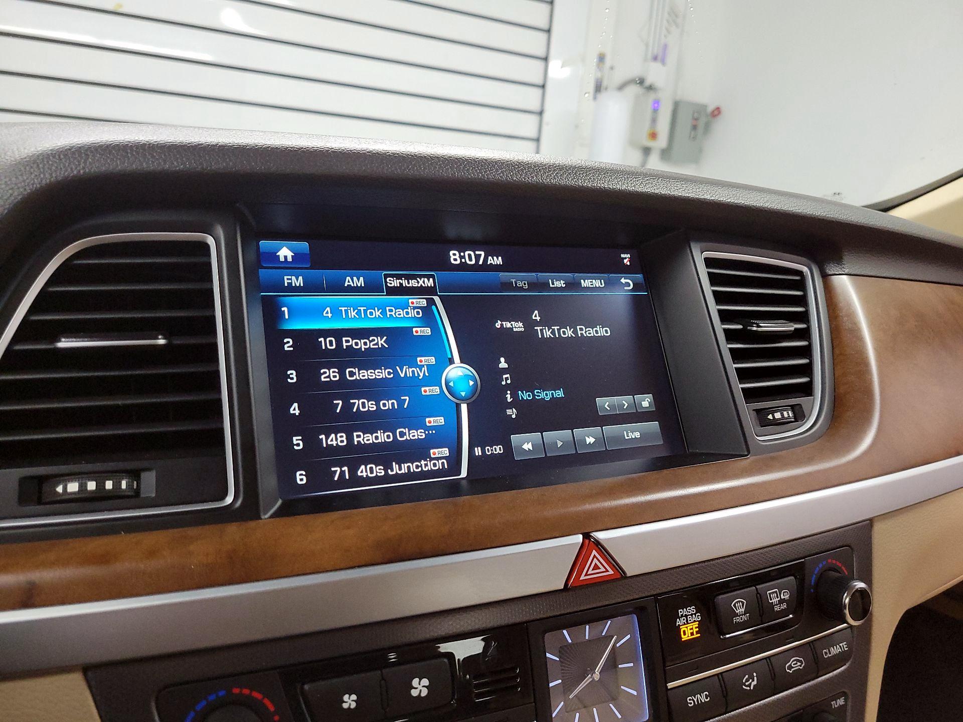 Thumbnail: 2016 Hyundai Genesis - 15