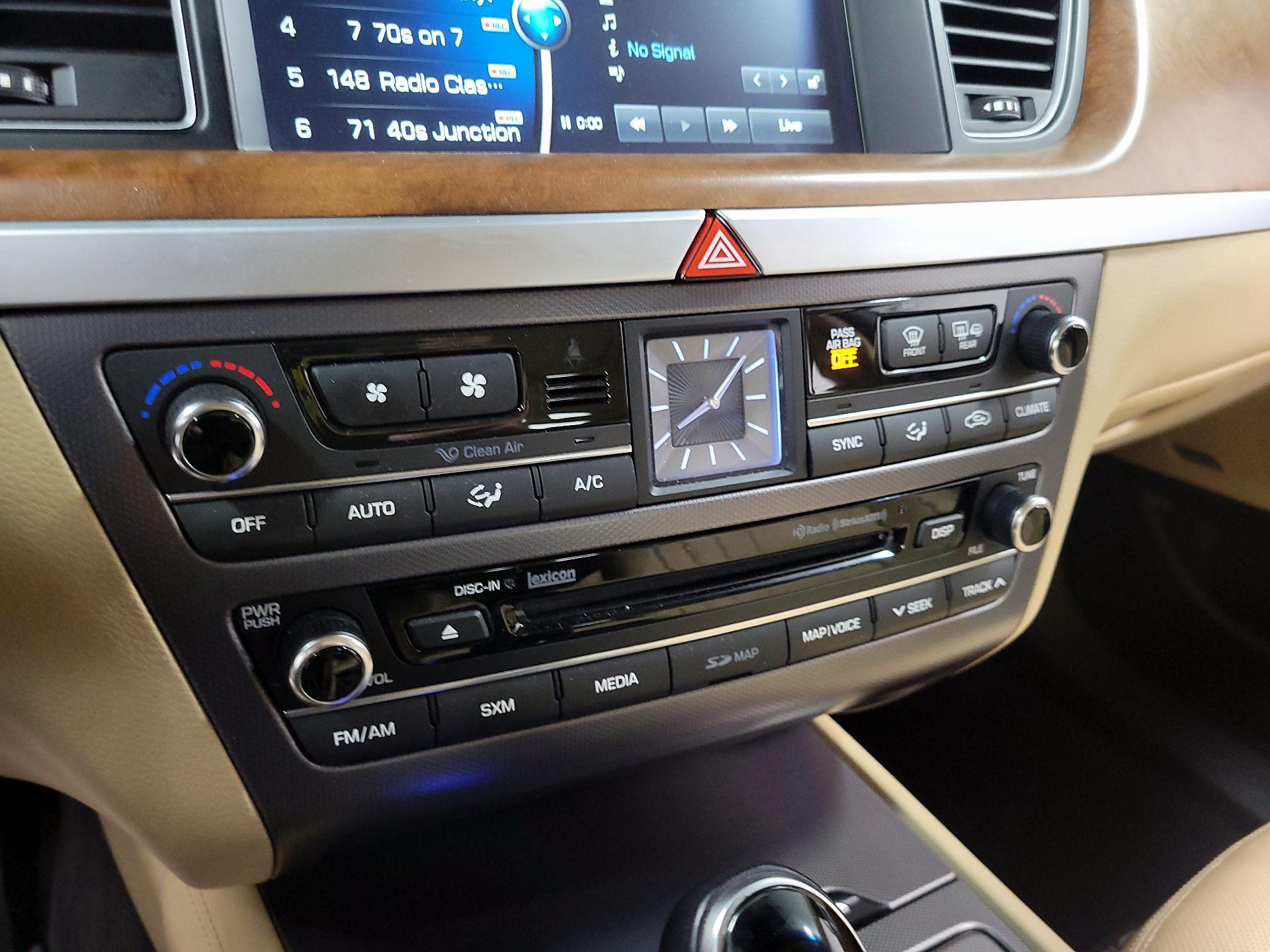 Thumbnail: 2016 Hyundai Genesis - 16