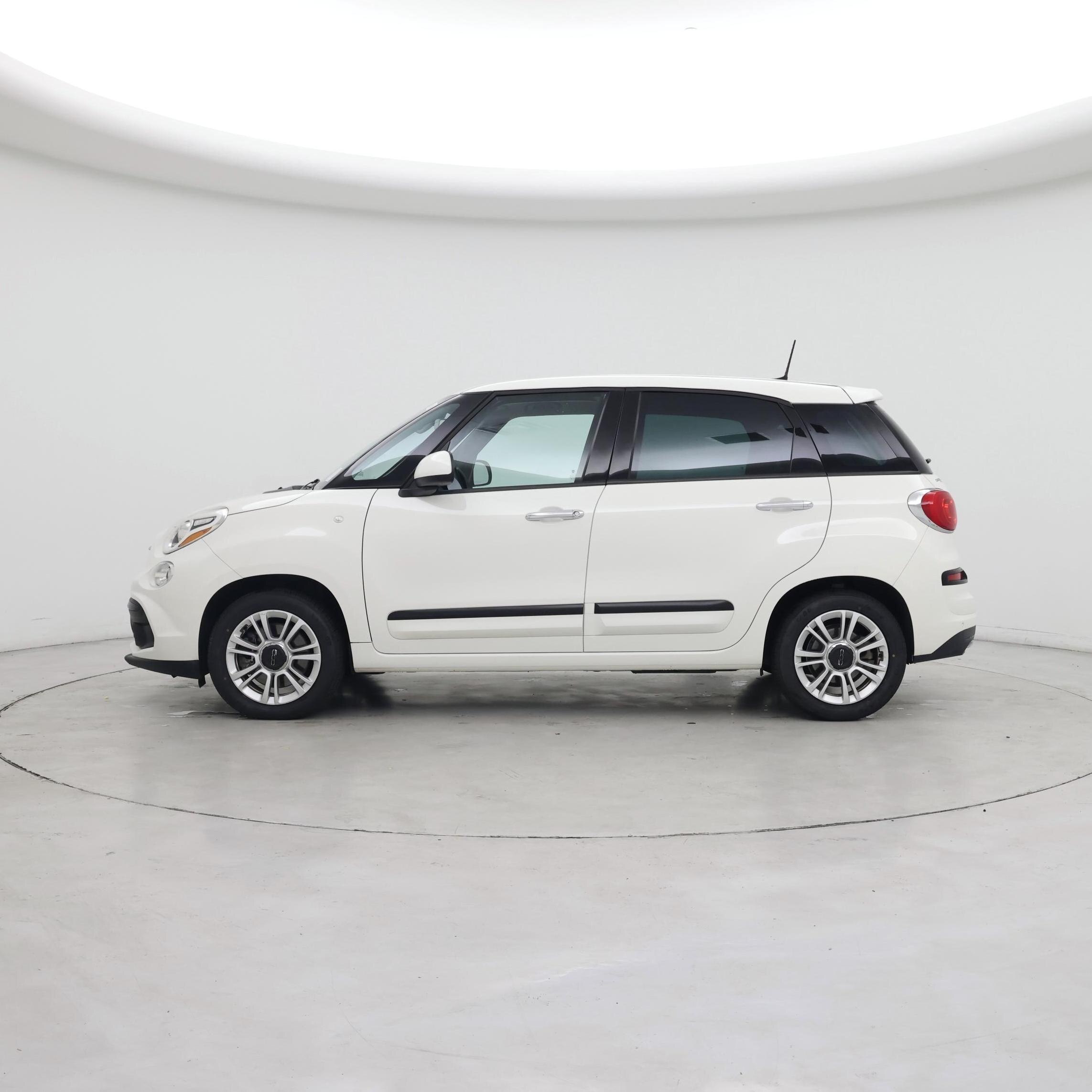 Thumbnail: 2018 Fiat 500L - 3
