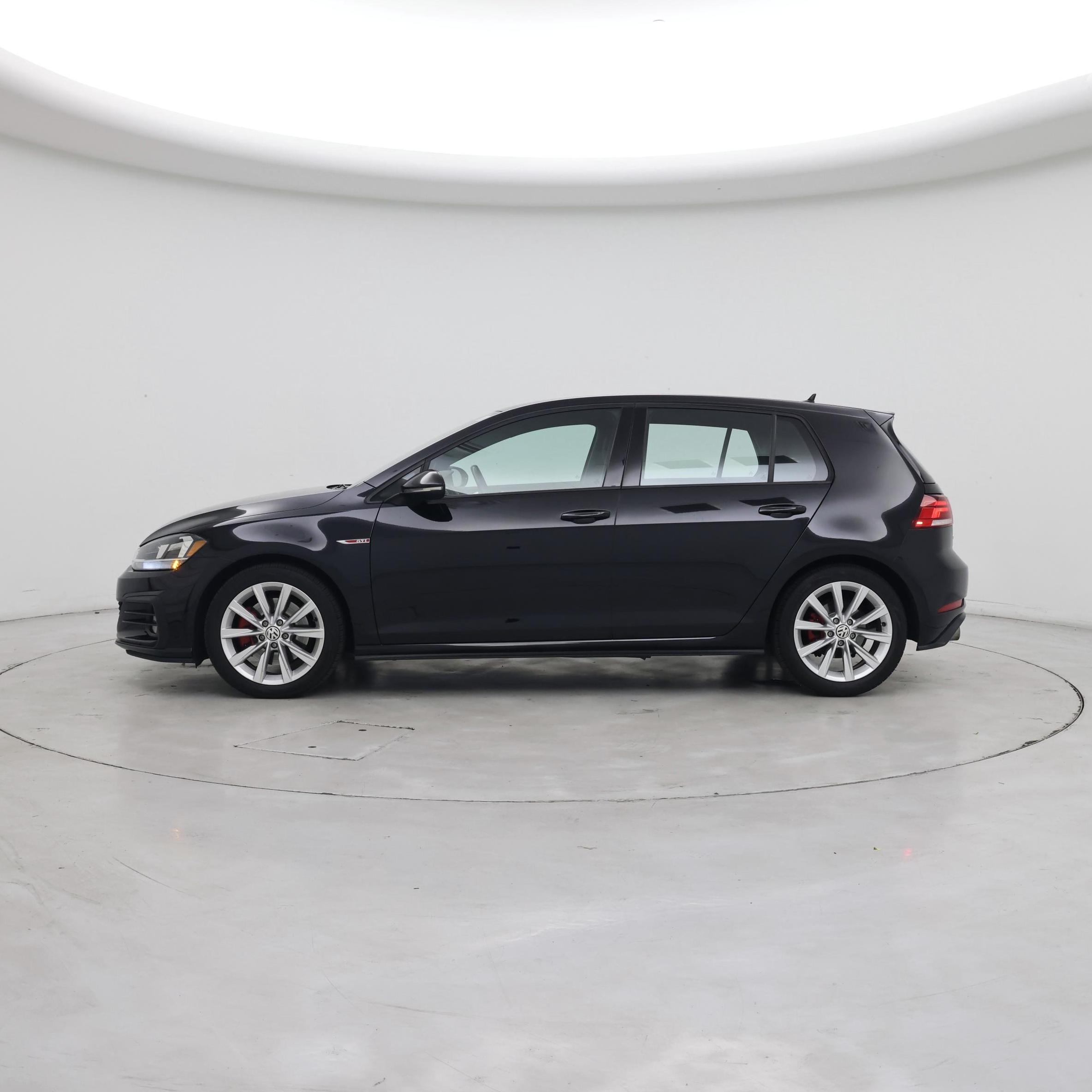 Thumbnail: 2018 Volkswagen Golf - 3