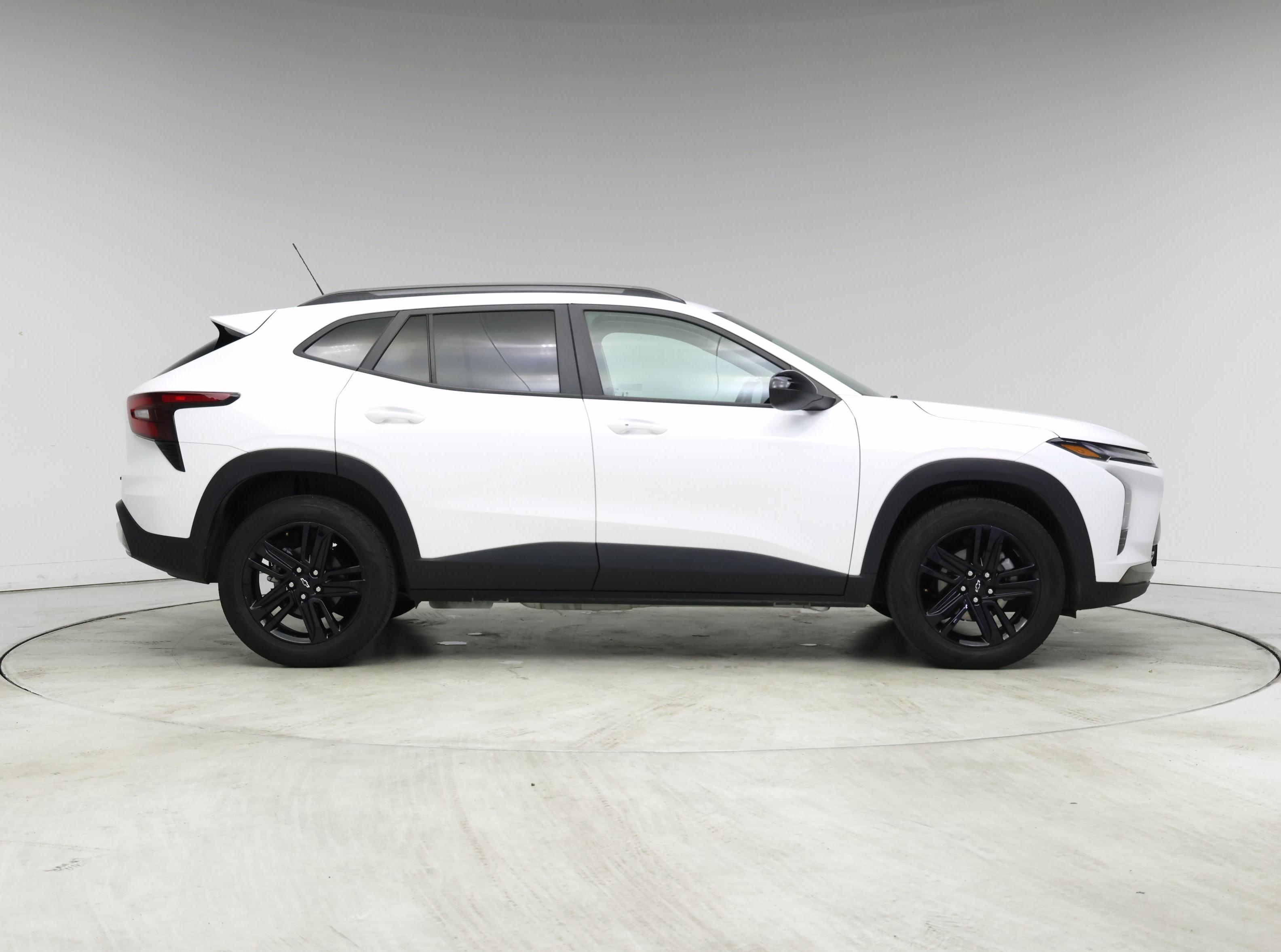 Thumbnail: 2024 Chevrolet Trax - 7