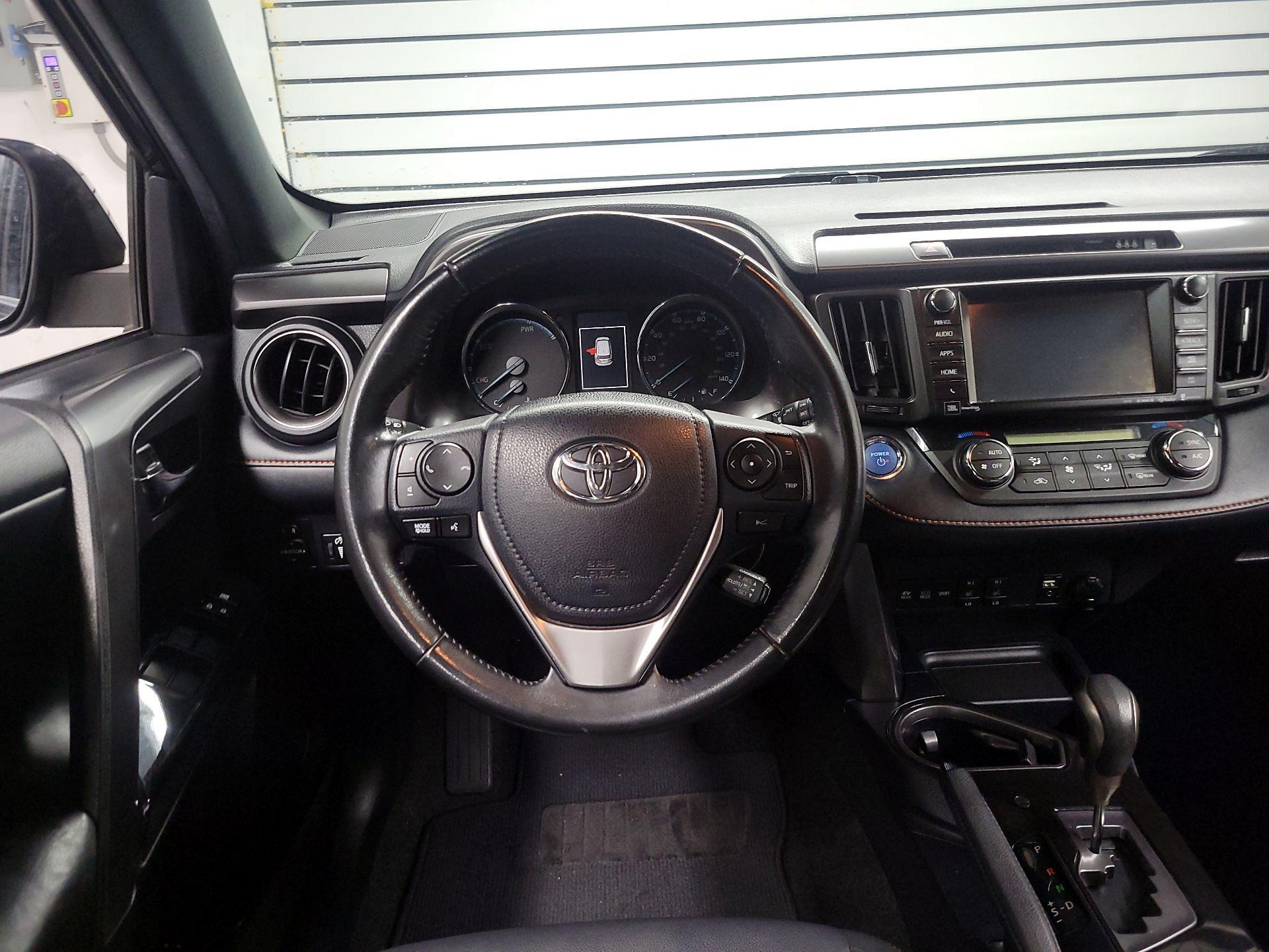 Thumbnail: 2018 Toyota RAV4 - 10