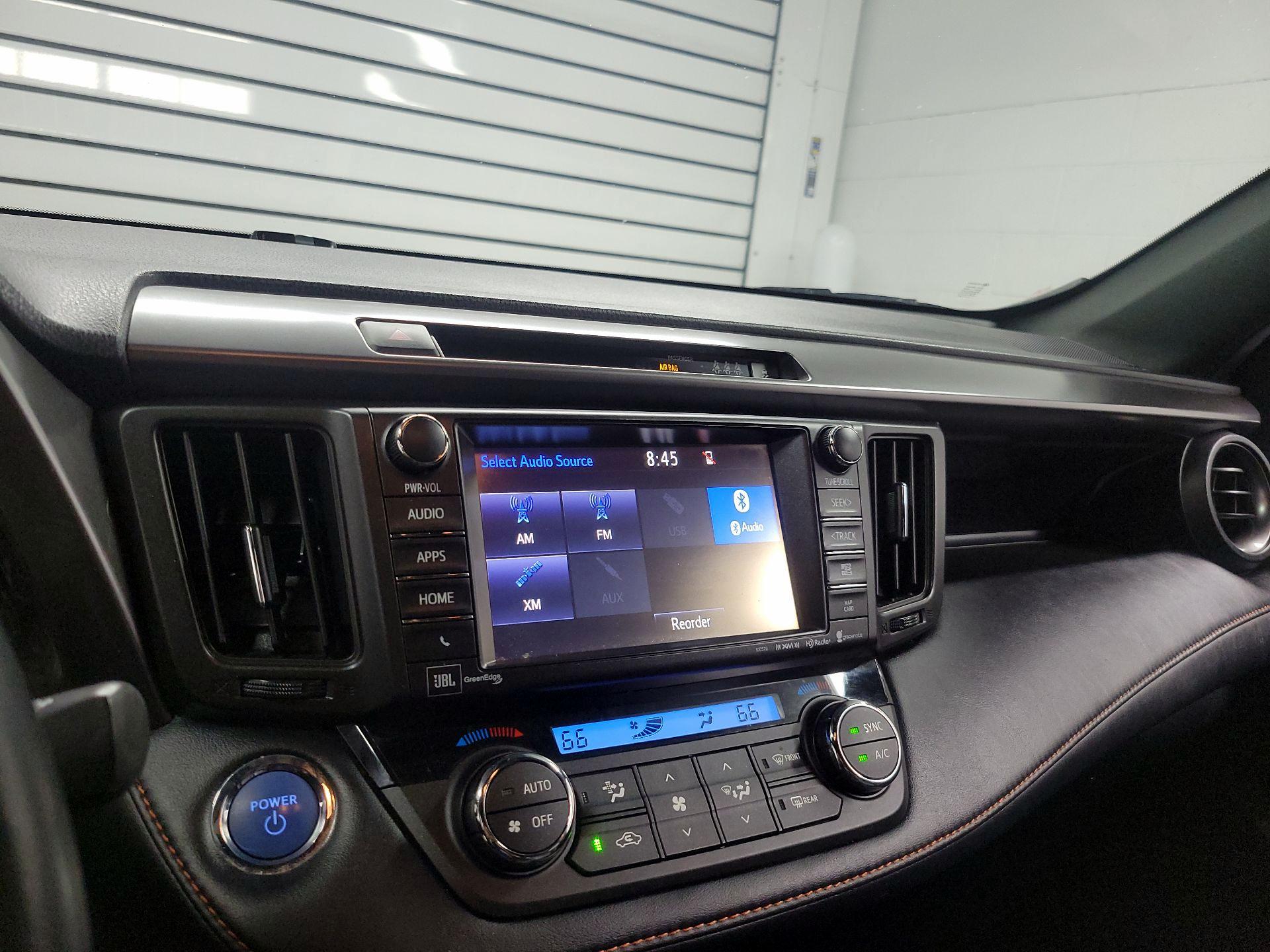 Thumbnail: 2018 Toyota RAV4 - 15