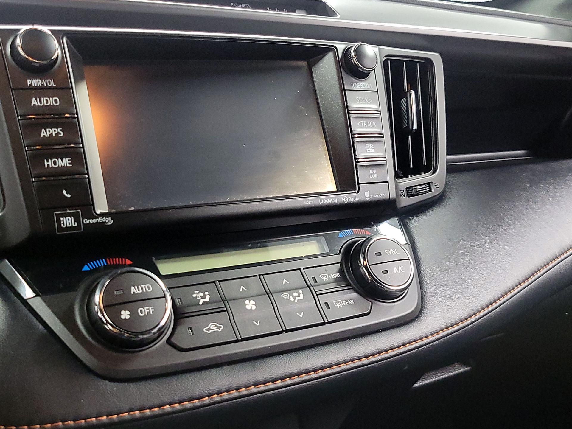 Thumbnail: 2018 Toyota RAV4 - 16