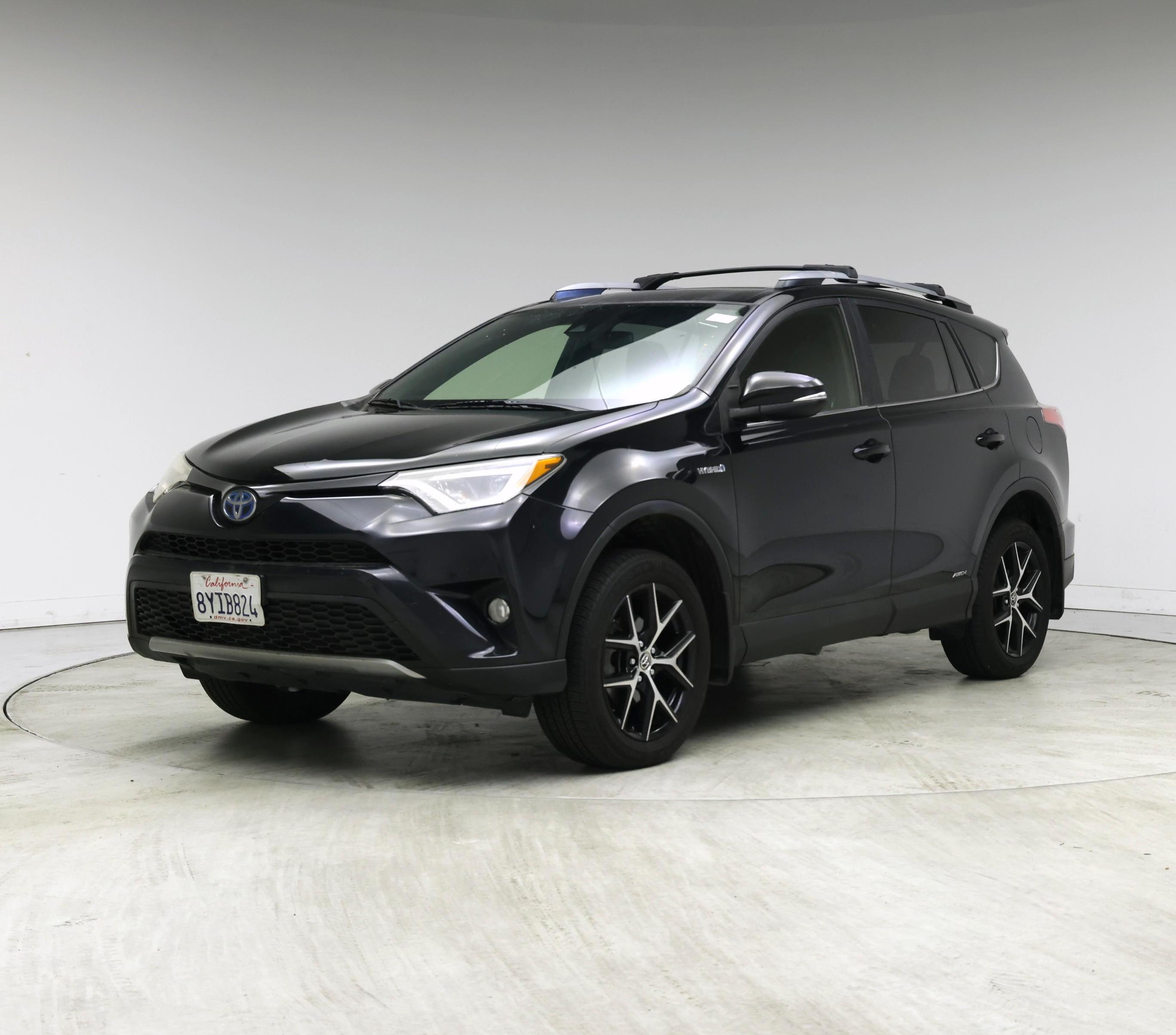 Thumbnail: 2018 Toyota RAV4 - 4
