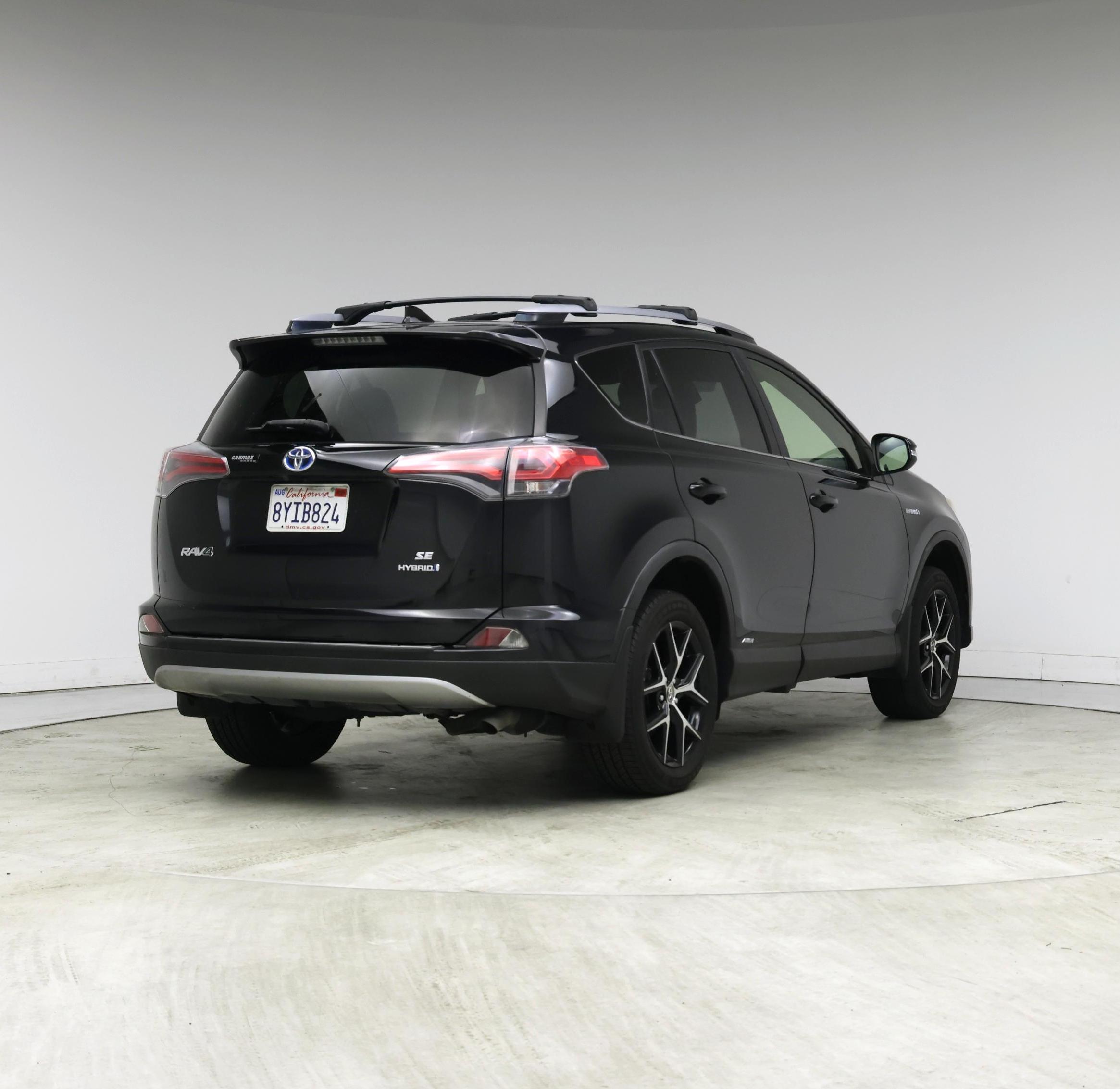 Thumbnail: 2018 Toyota RAV4 - 8