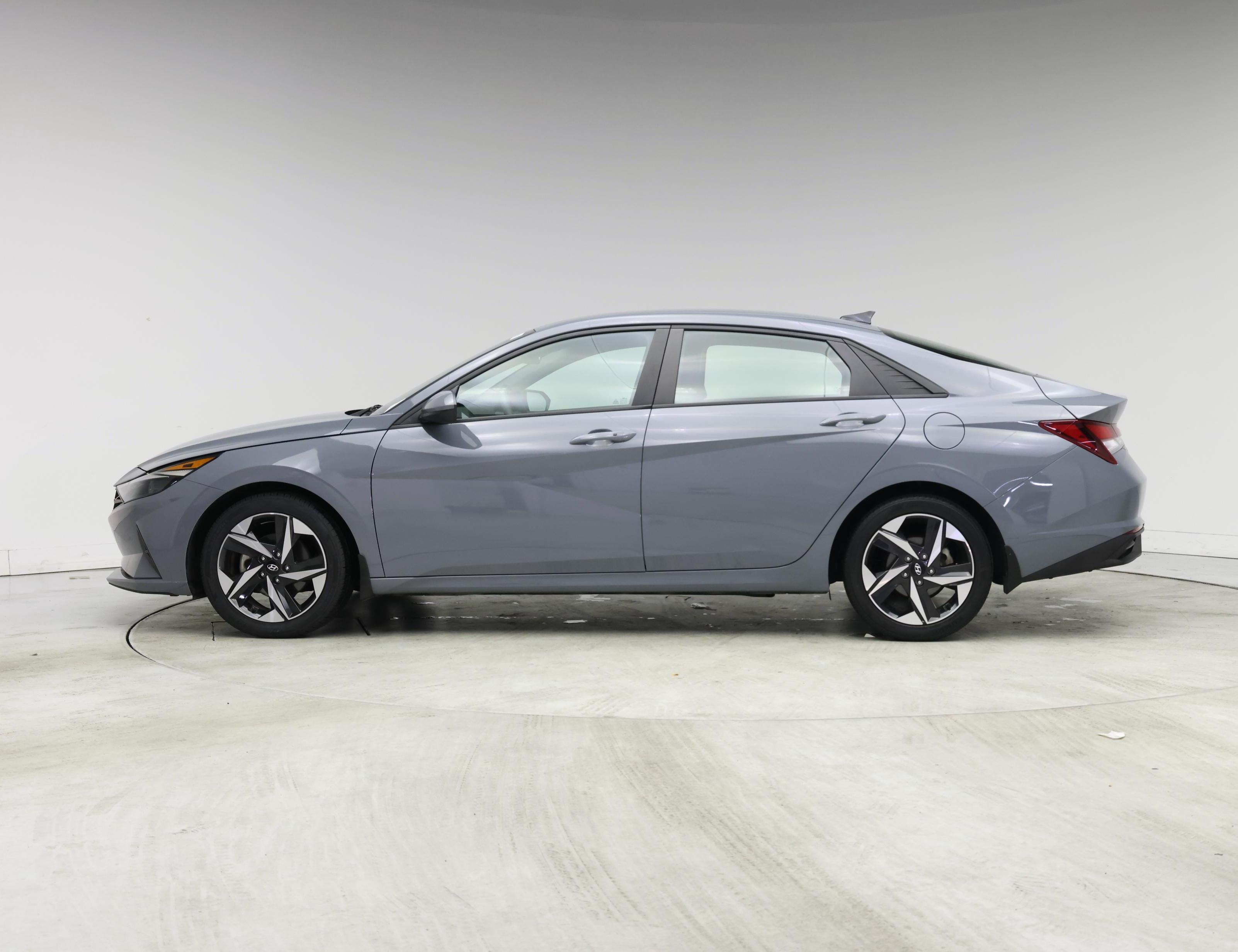 Thumbnail: 2023 Hyundai Elantra - 3