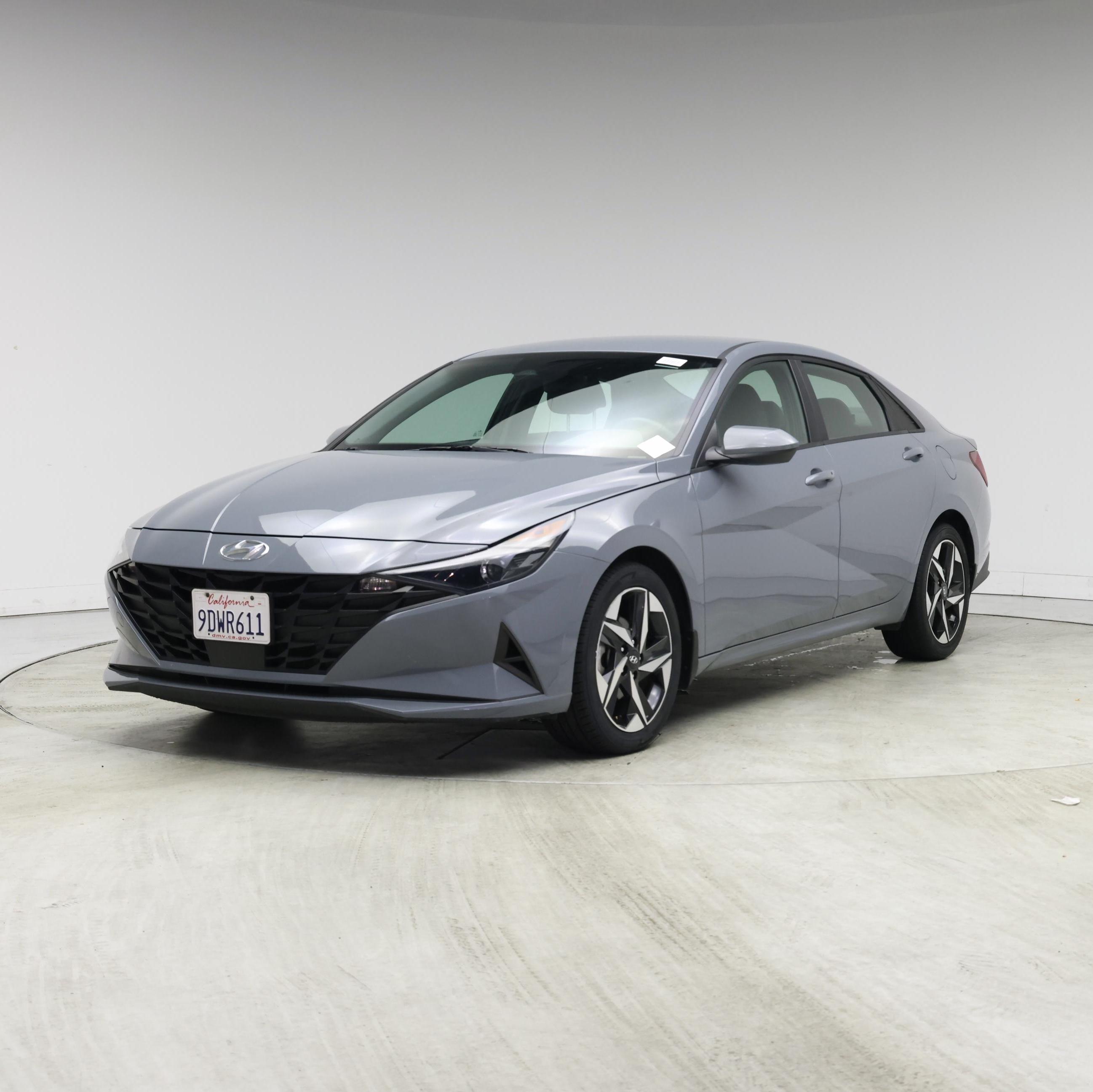 Thumbnail: 2023 Hyundai Elantra - 4
