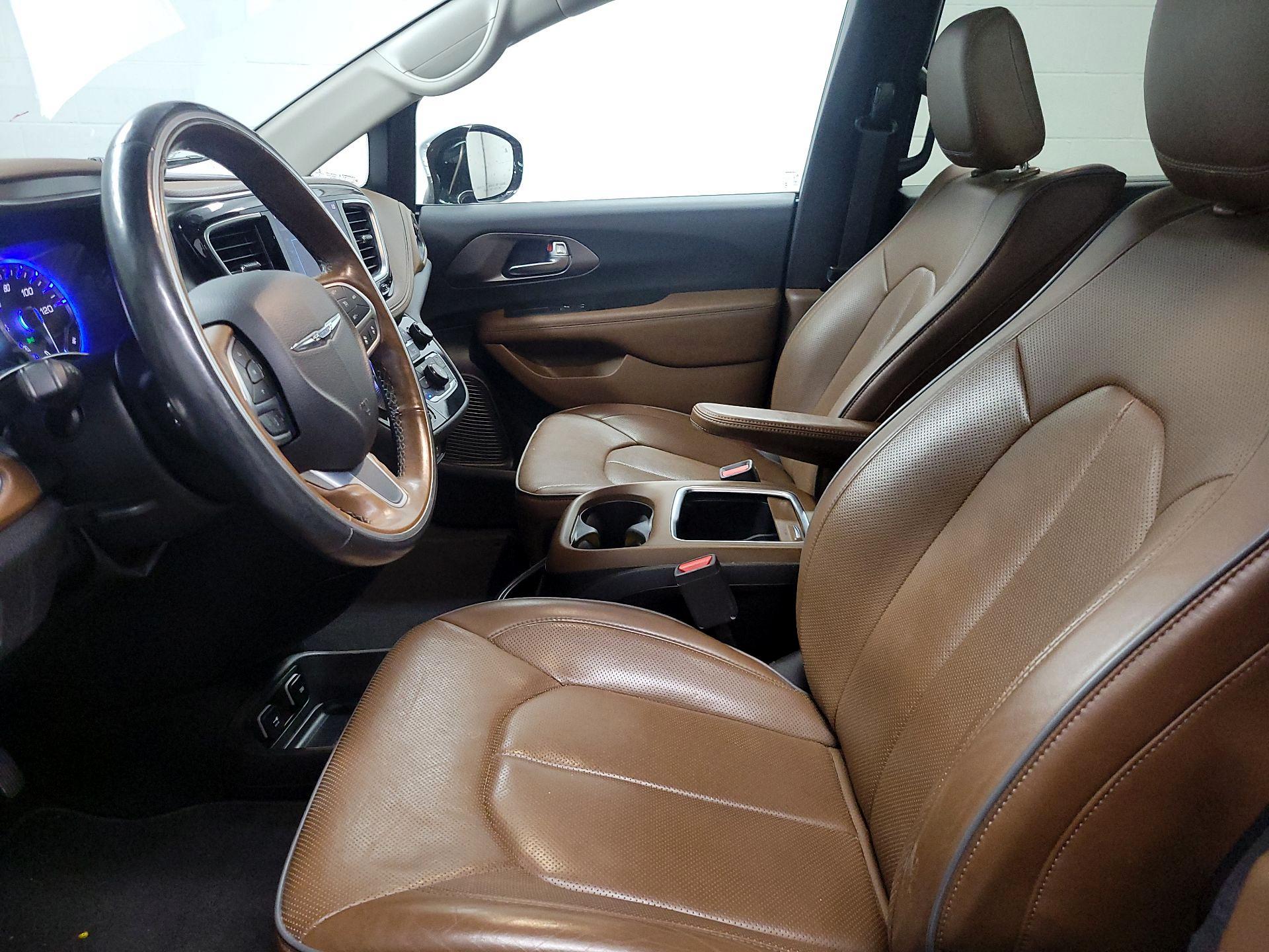 Thumbnail: 2019 Chrysler Pacifica - 11