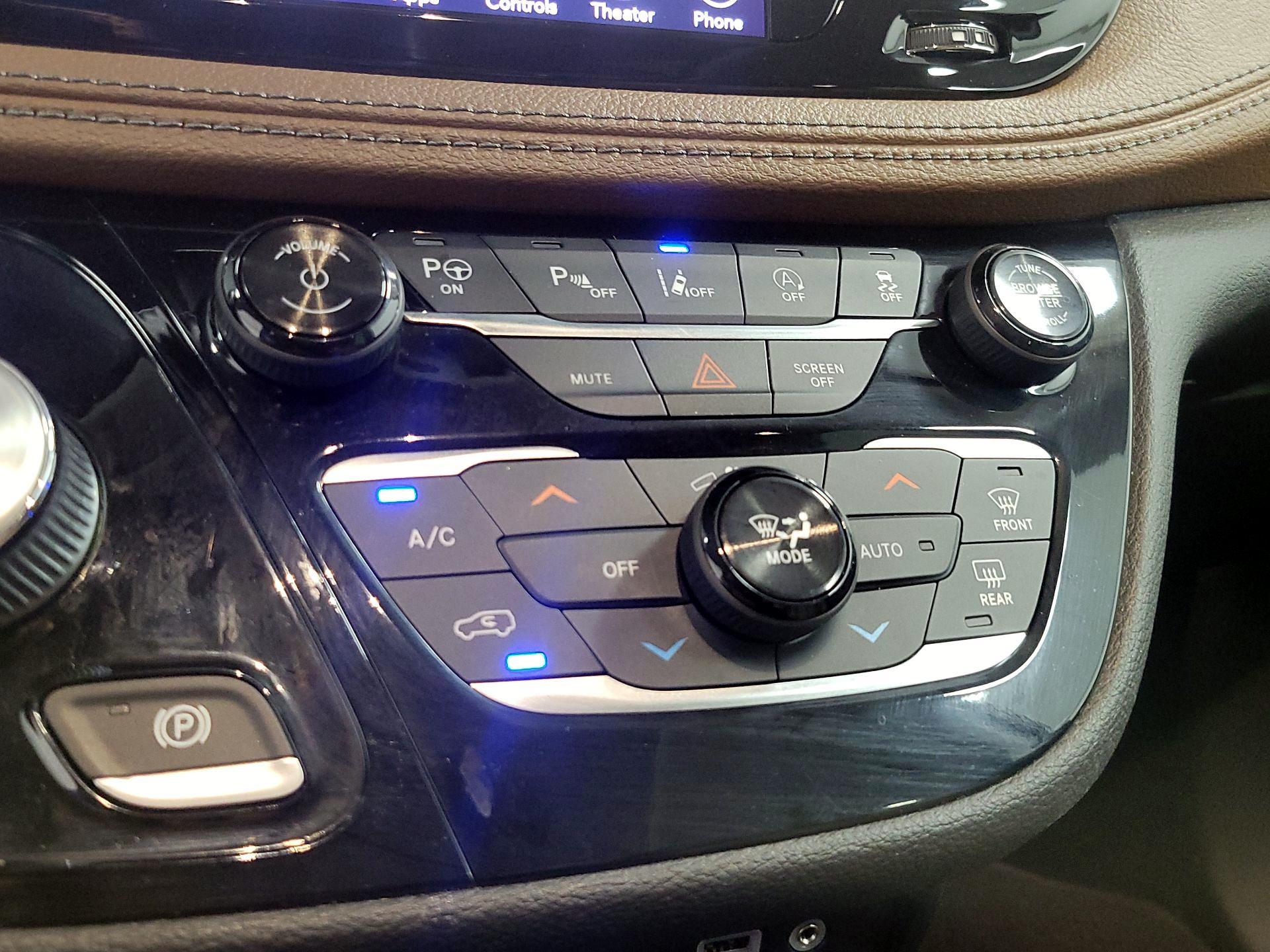 Thumbnail: 2019 Chrysler Pacifica - 16
