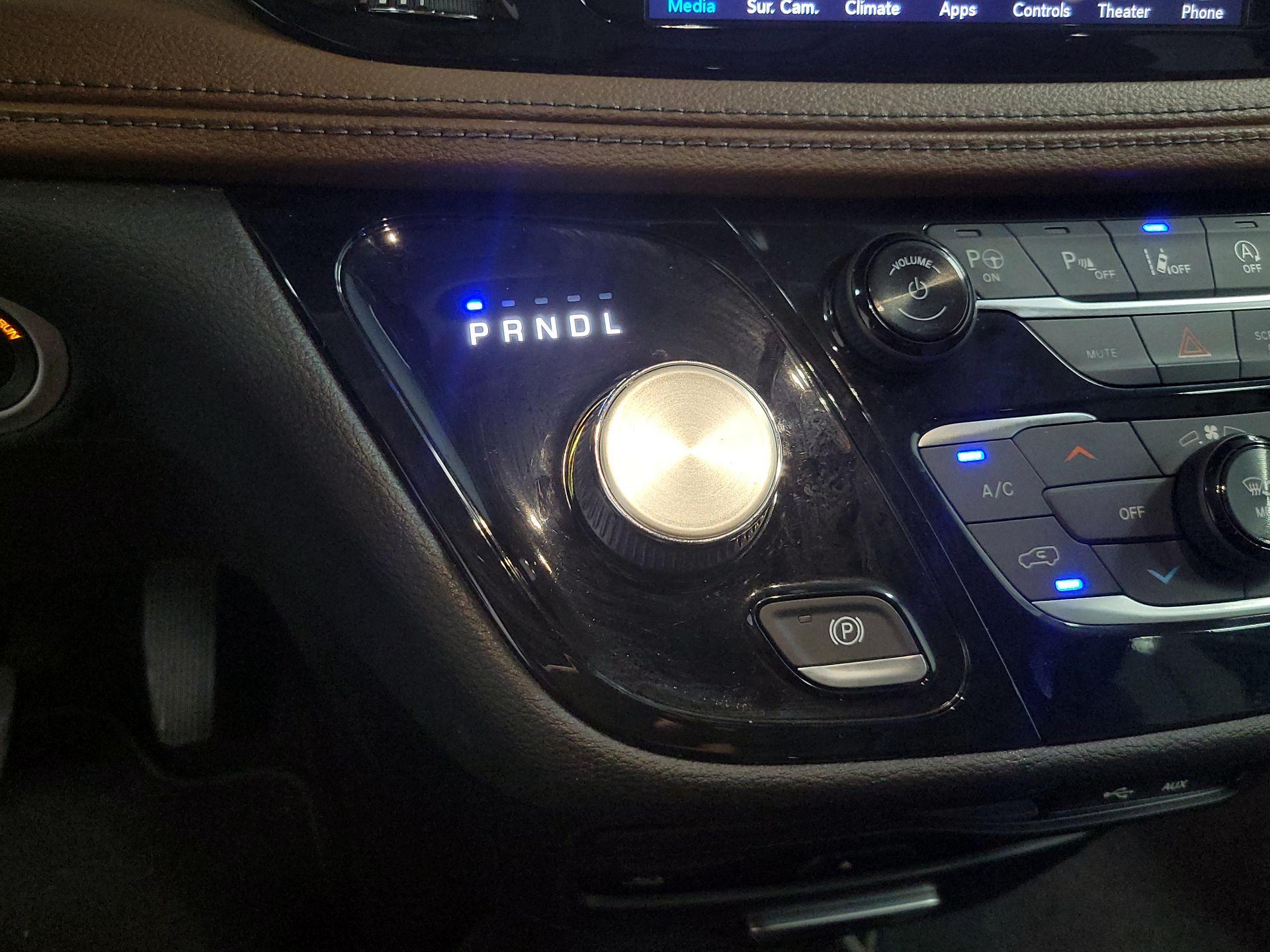Thumbnail: 2019 Chrysler Pacifica - 17
