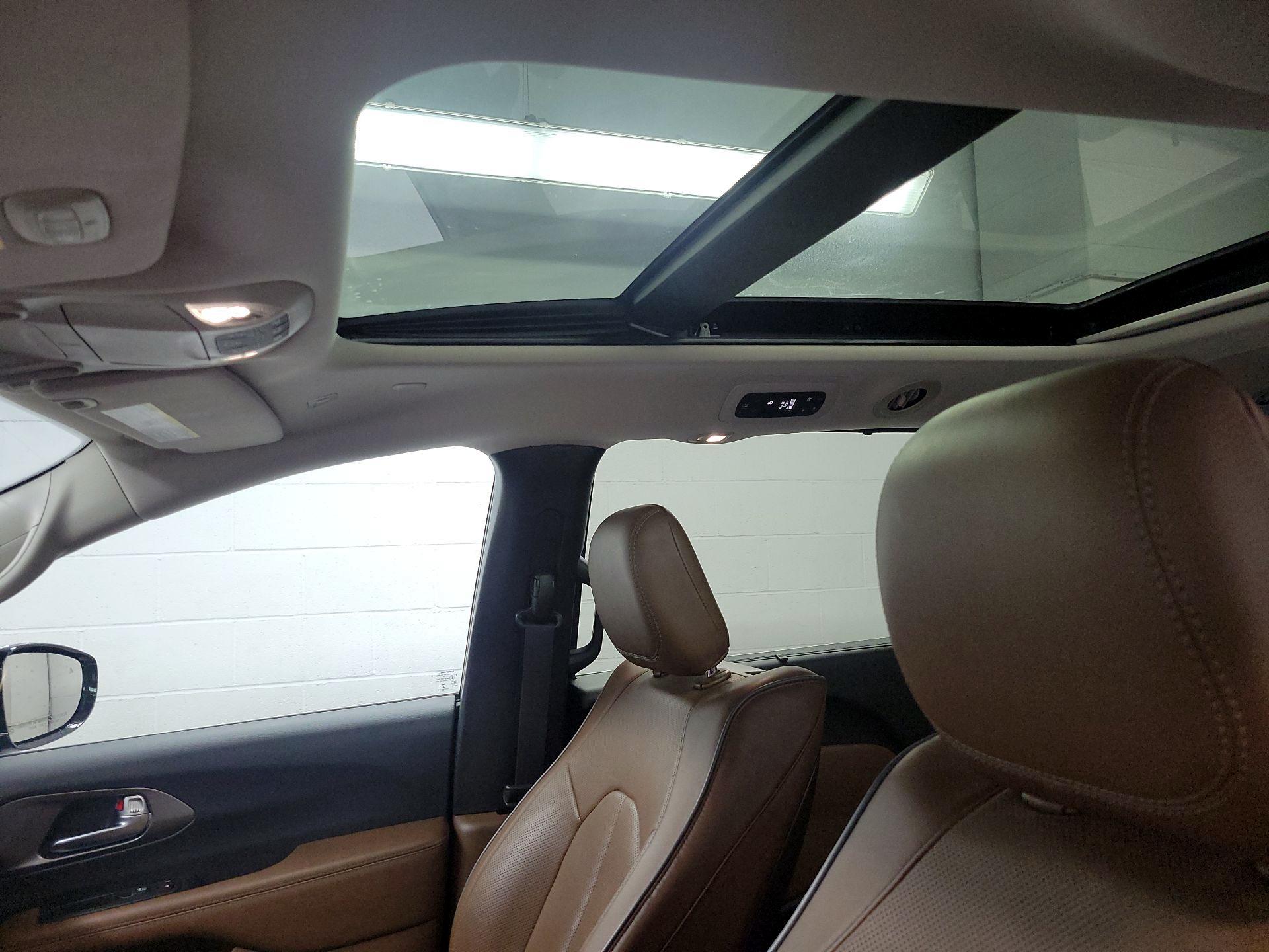 Thumbnail: 2019 Chrysler Pacifica - 18
