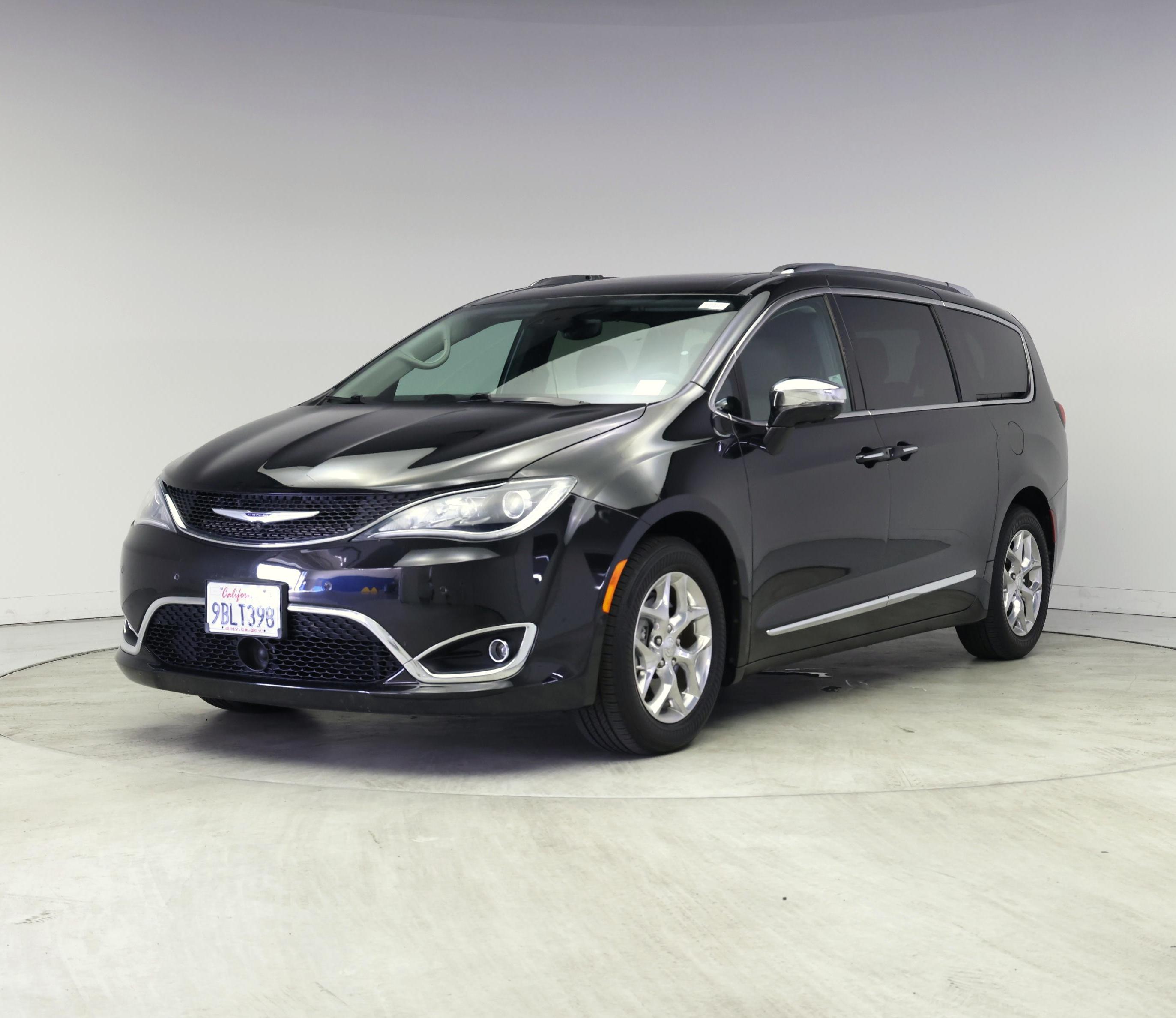 Thumbnail: 2019 Chrysler Pacifica - 4