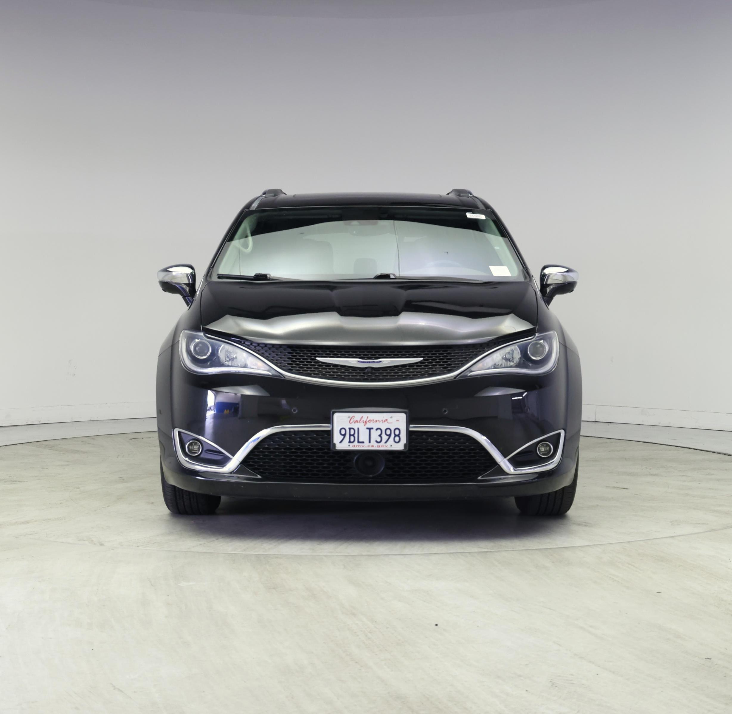 Thumbnail: 2019 Chrysler Pacifica - 5