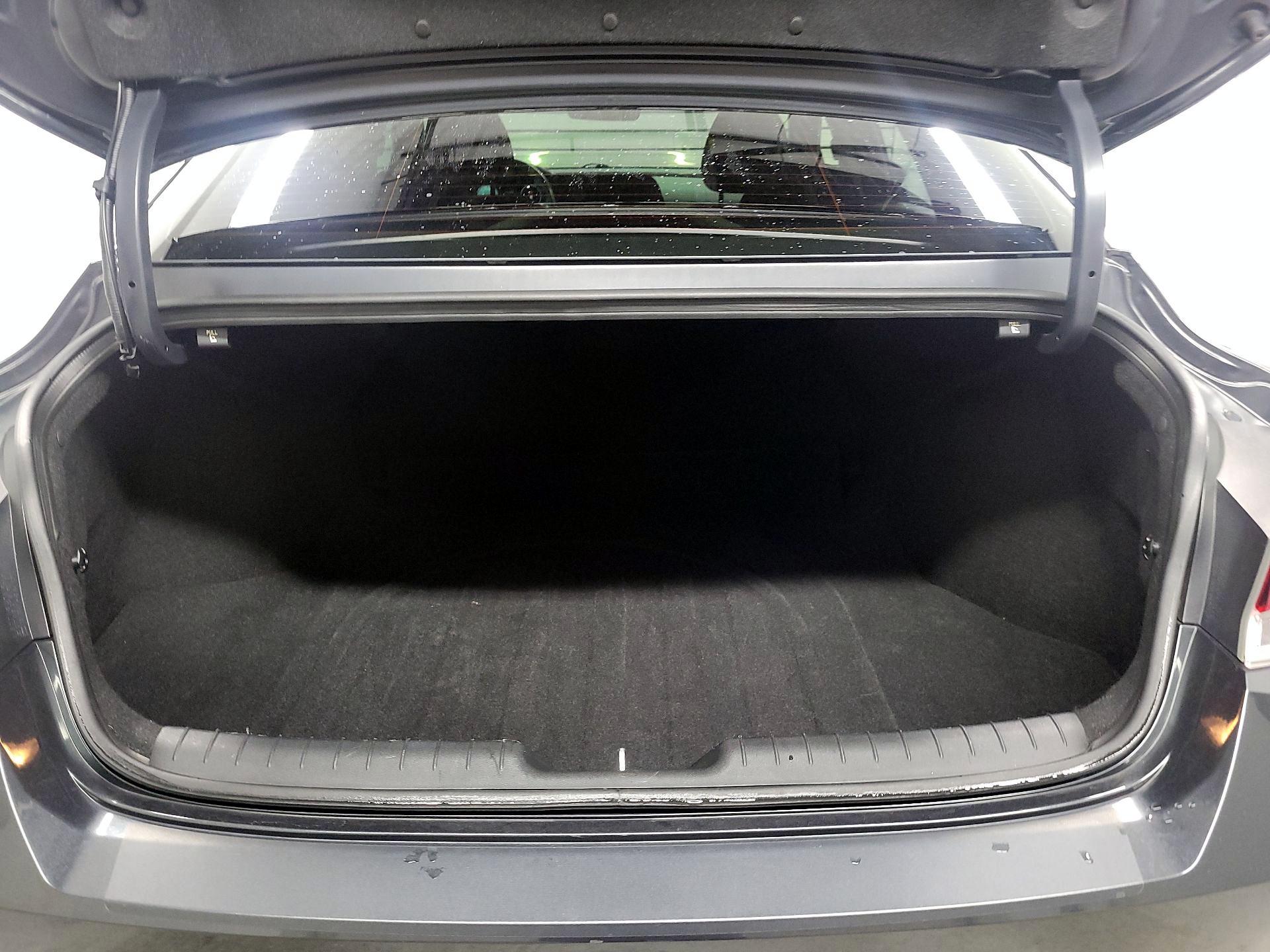 Thumbnail: 2021 Hyundai Elantra - 18